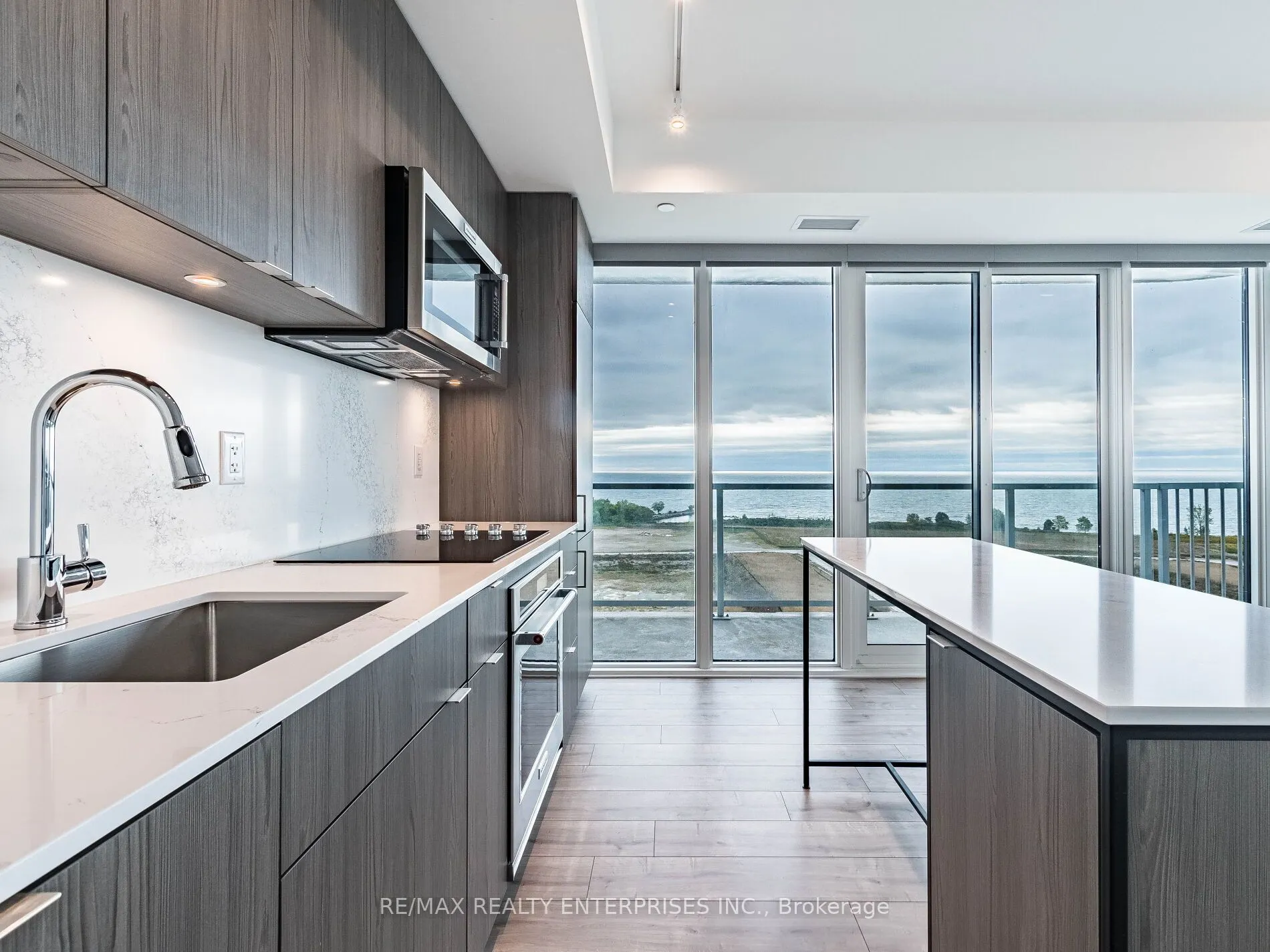 220 Missinnihe Way, #1212