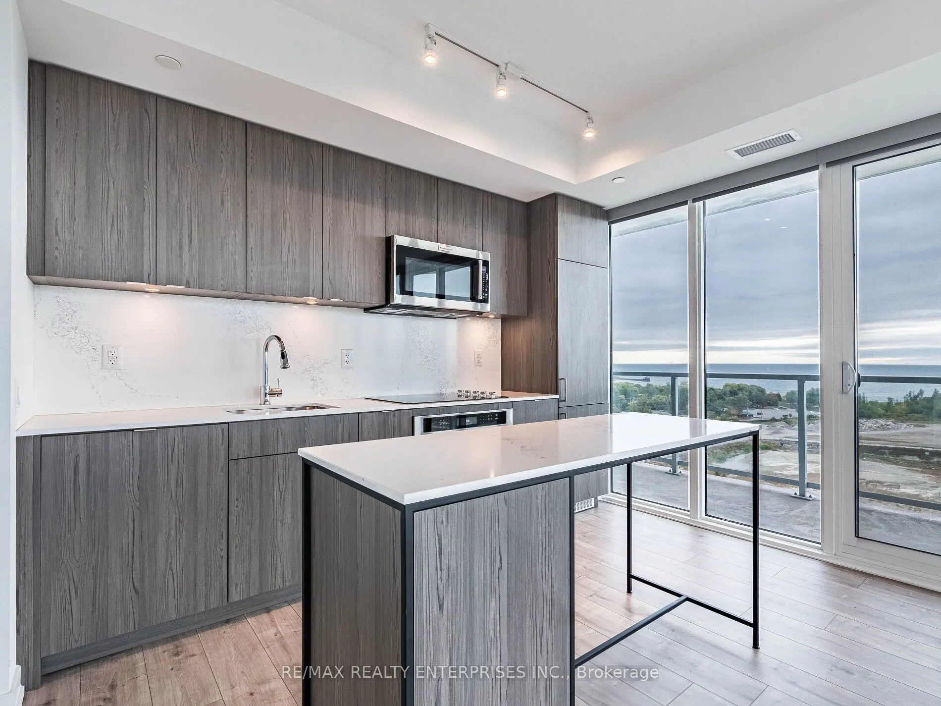 220 Missinnihe Way, #1212