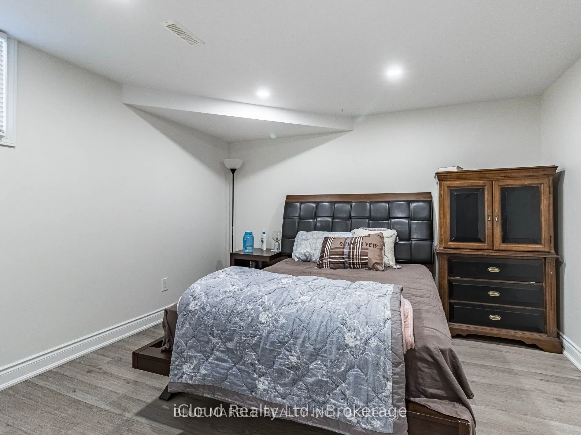 5242 Micmac Crescent, #Basement