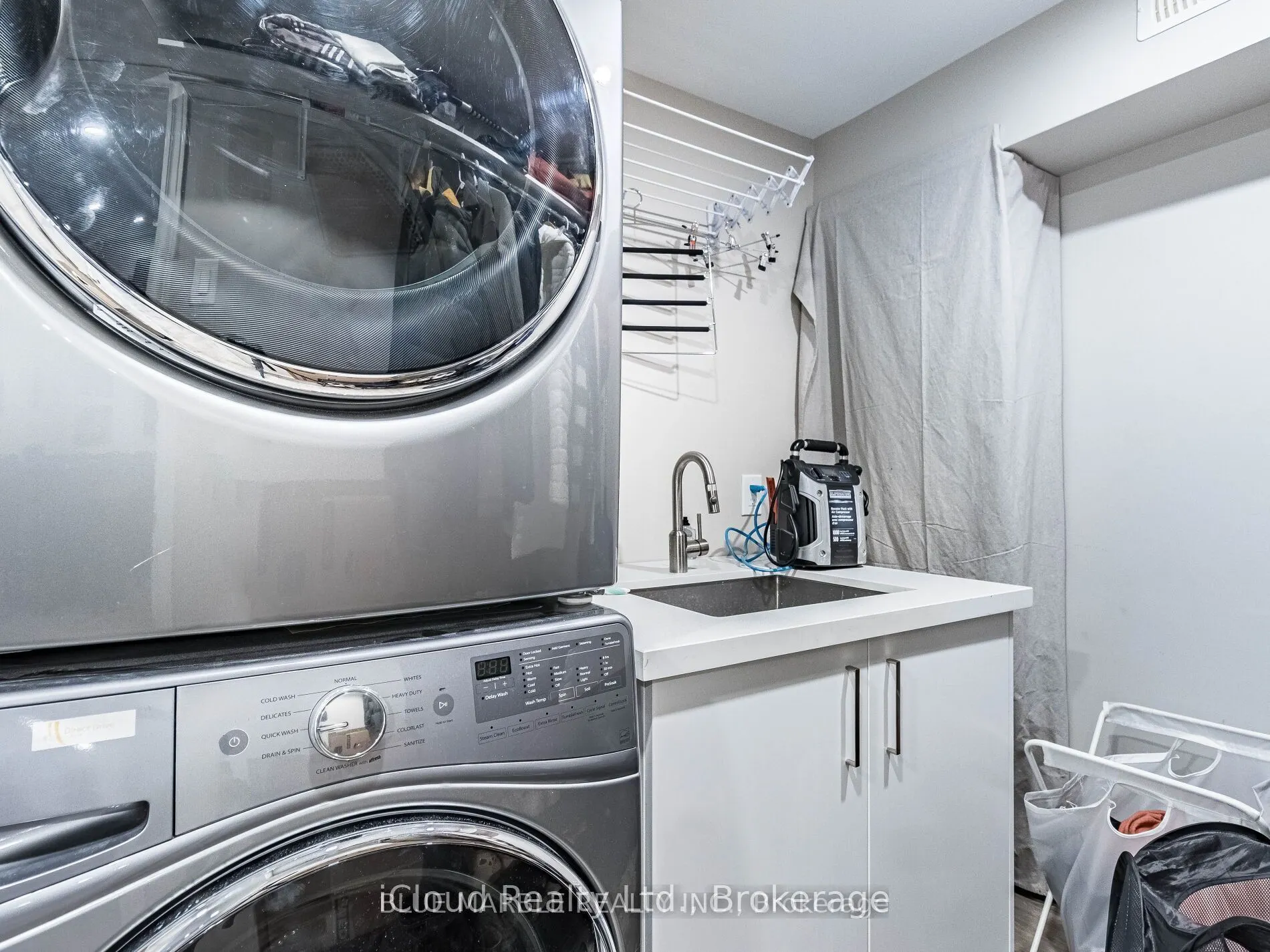5242 Micmac Crescent, #Basement