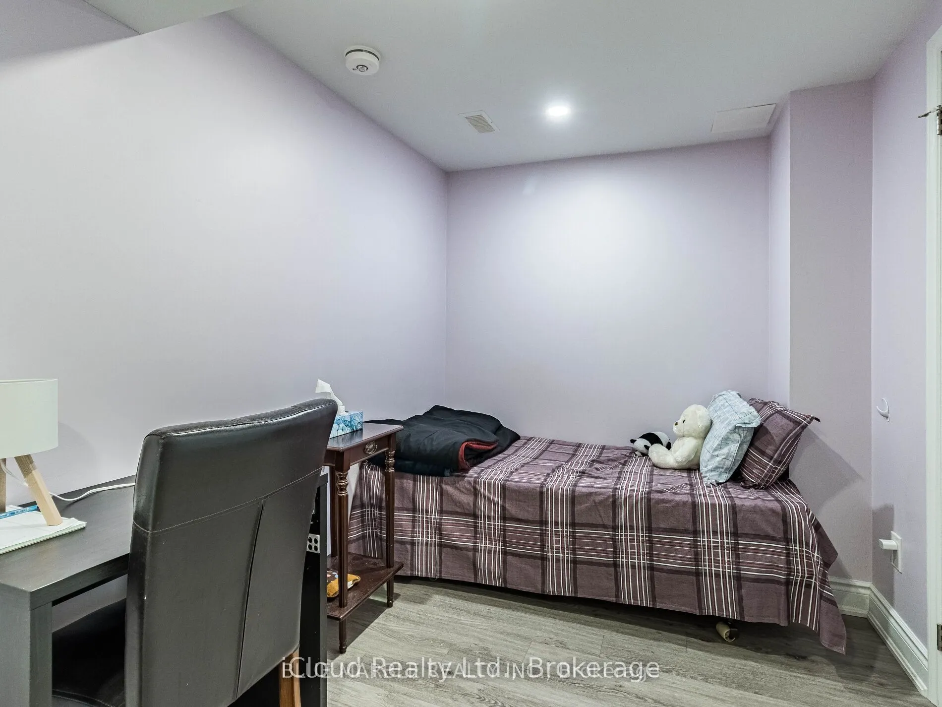 5242 Micmac Crescent, #Basement