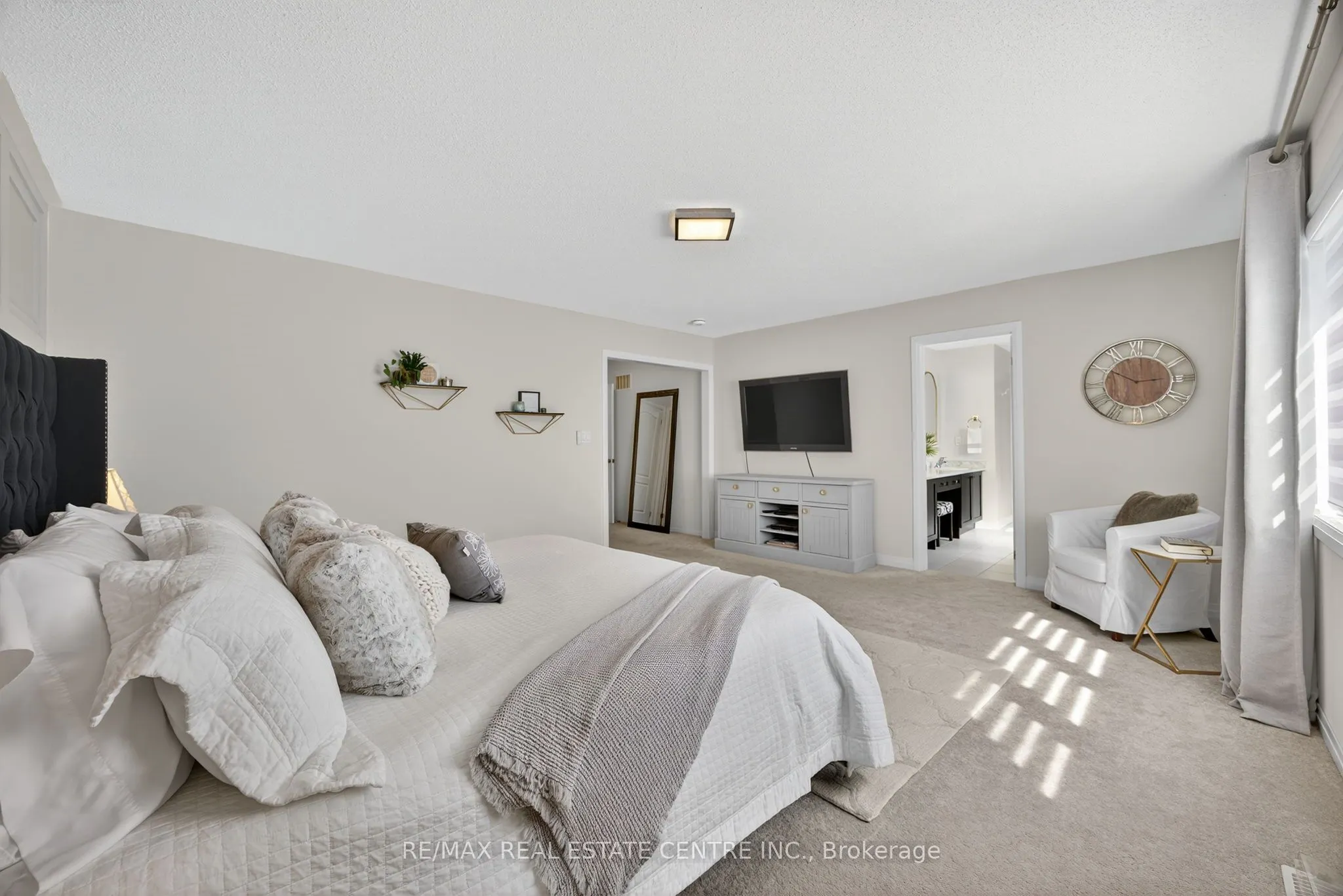 22 Drew Brown Boulevard