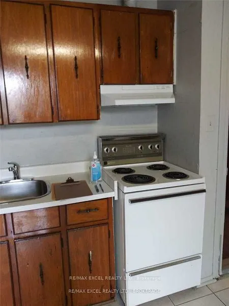 2863 Dundas Street W, ##3