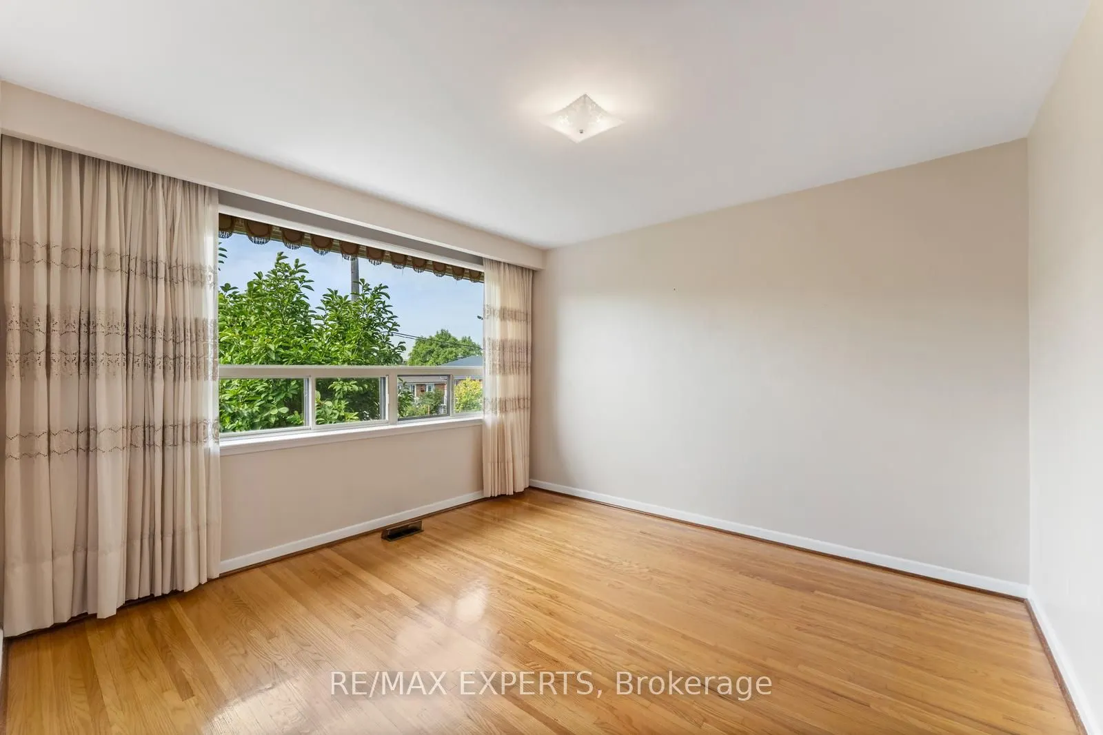 19 Peterdale Road