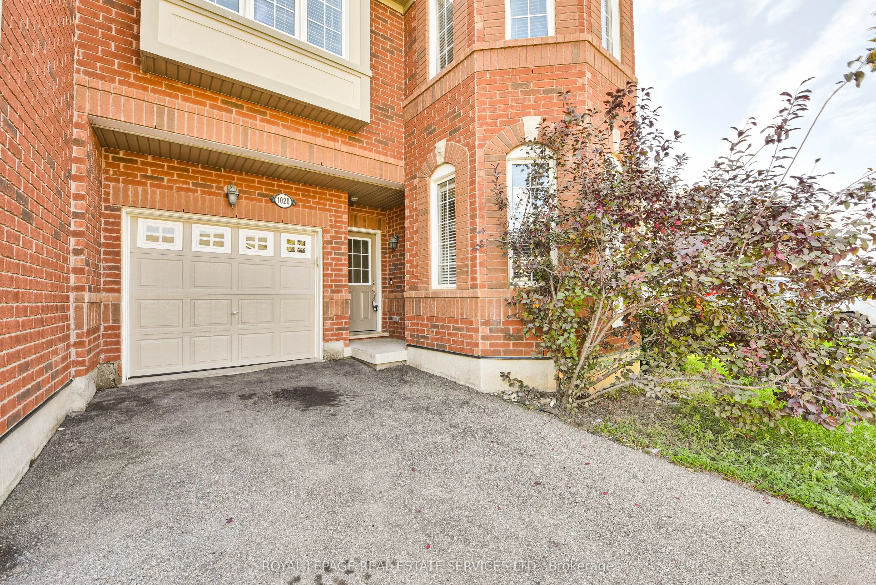 1020 Diefenbaker Street