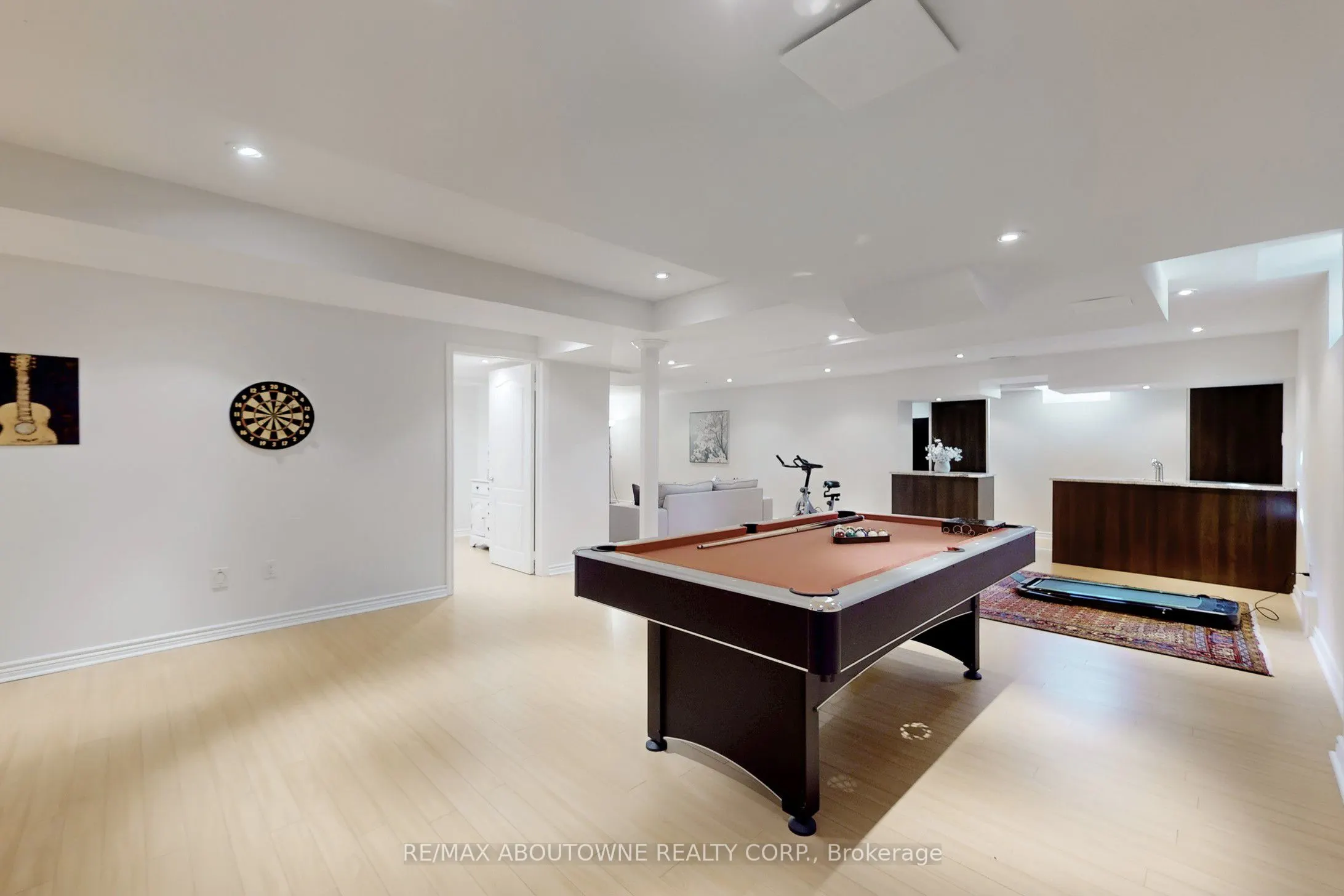 3374 Fox Run Circle