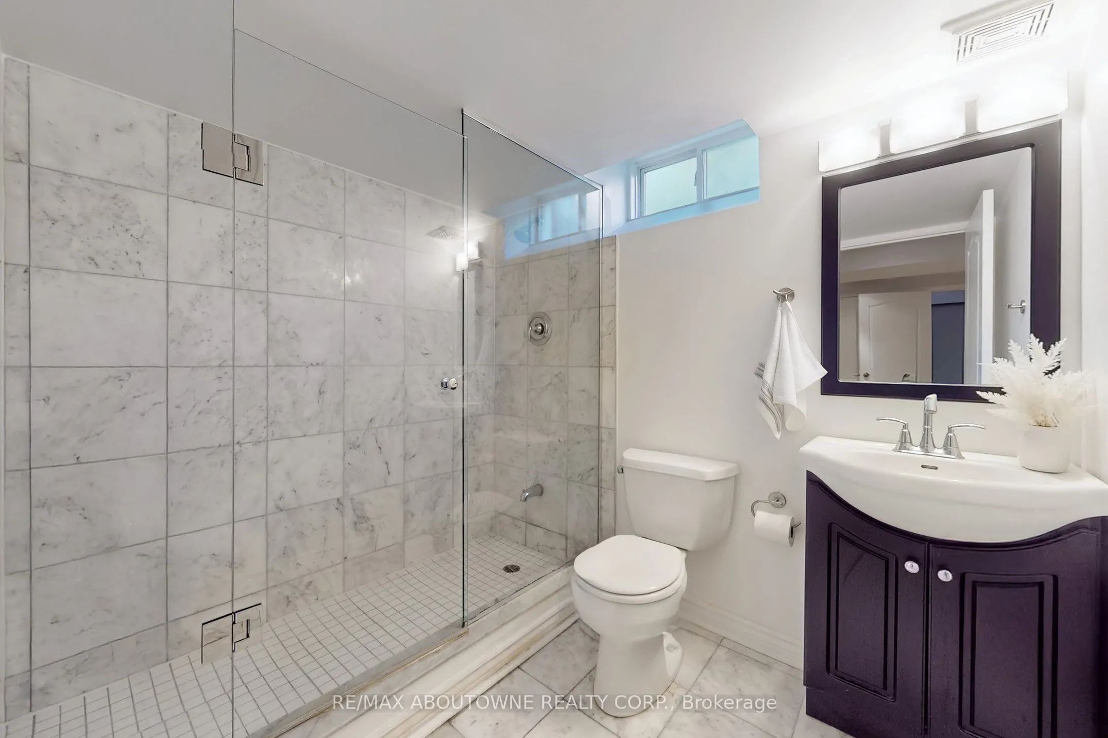 3374 Fox Run Circle