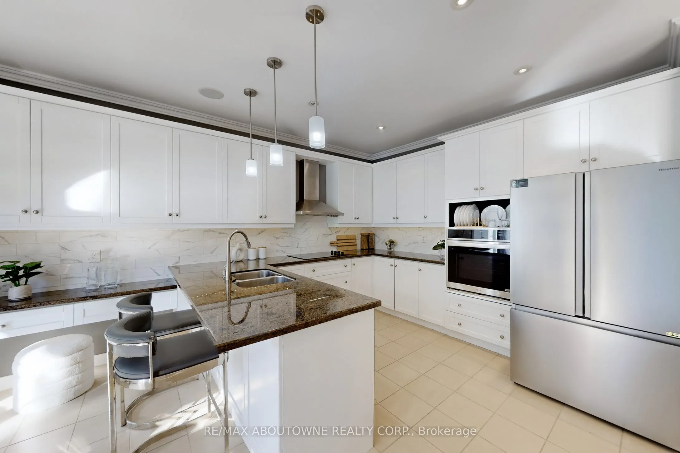 3374 Fox Run Circle