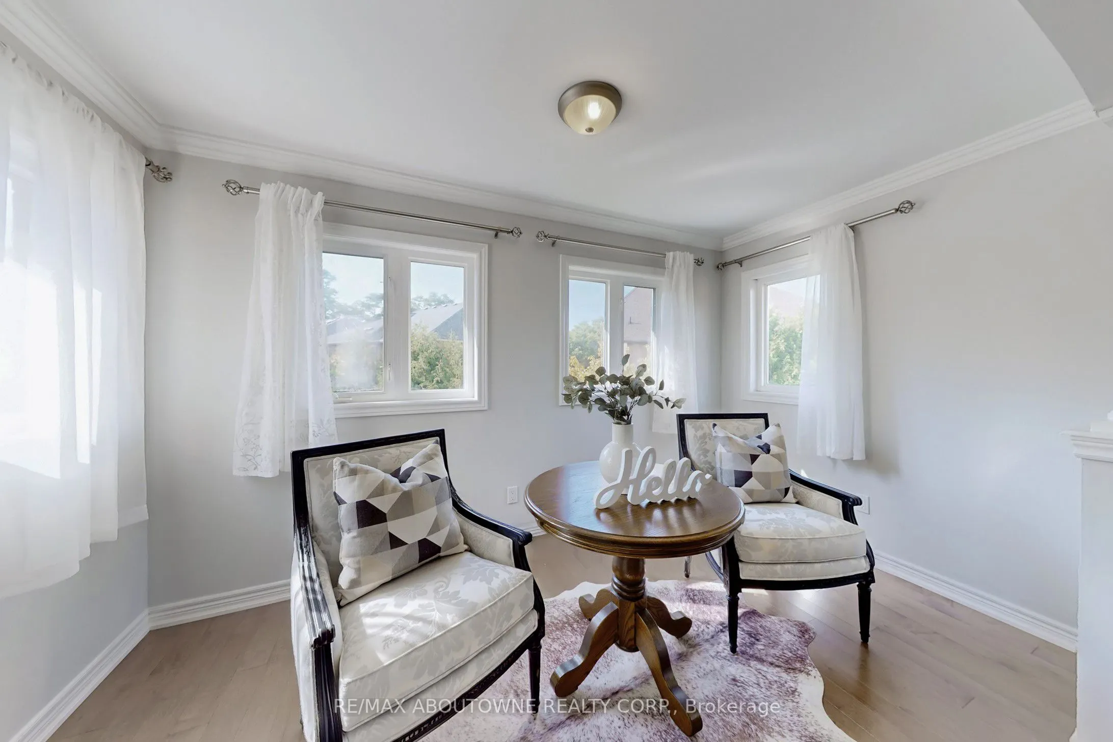 3374 Fox Run Circle