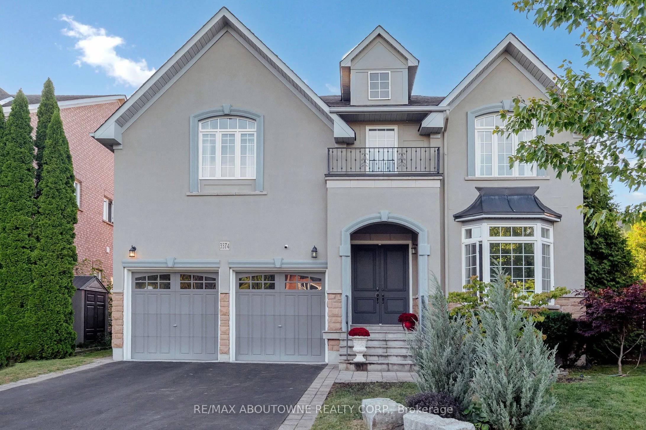 3374 Fox Run Circle