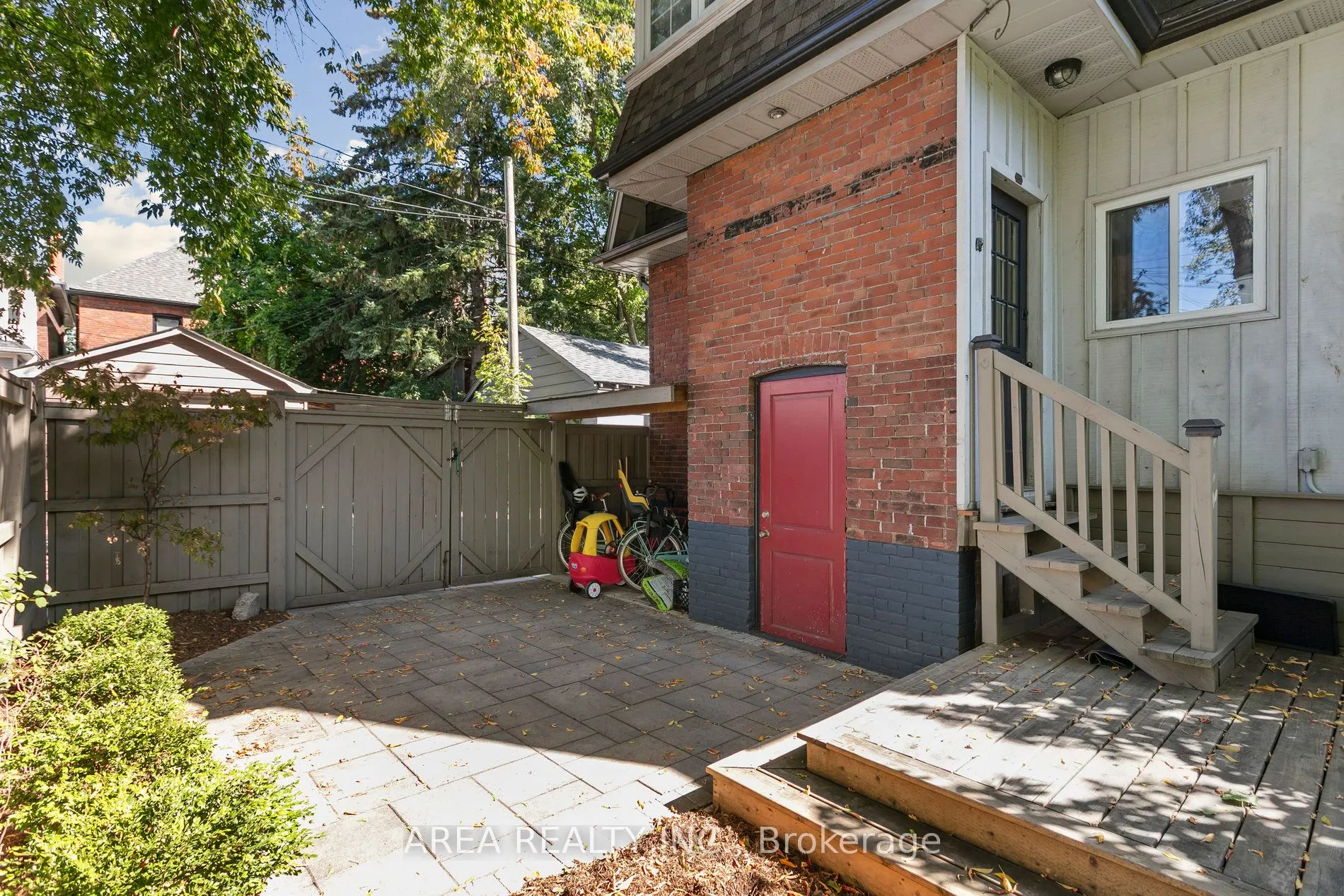 78 Chelsea Avenue