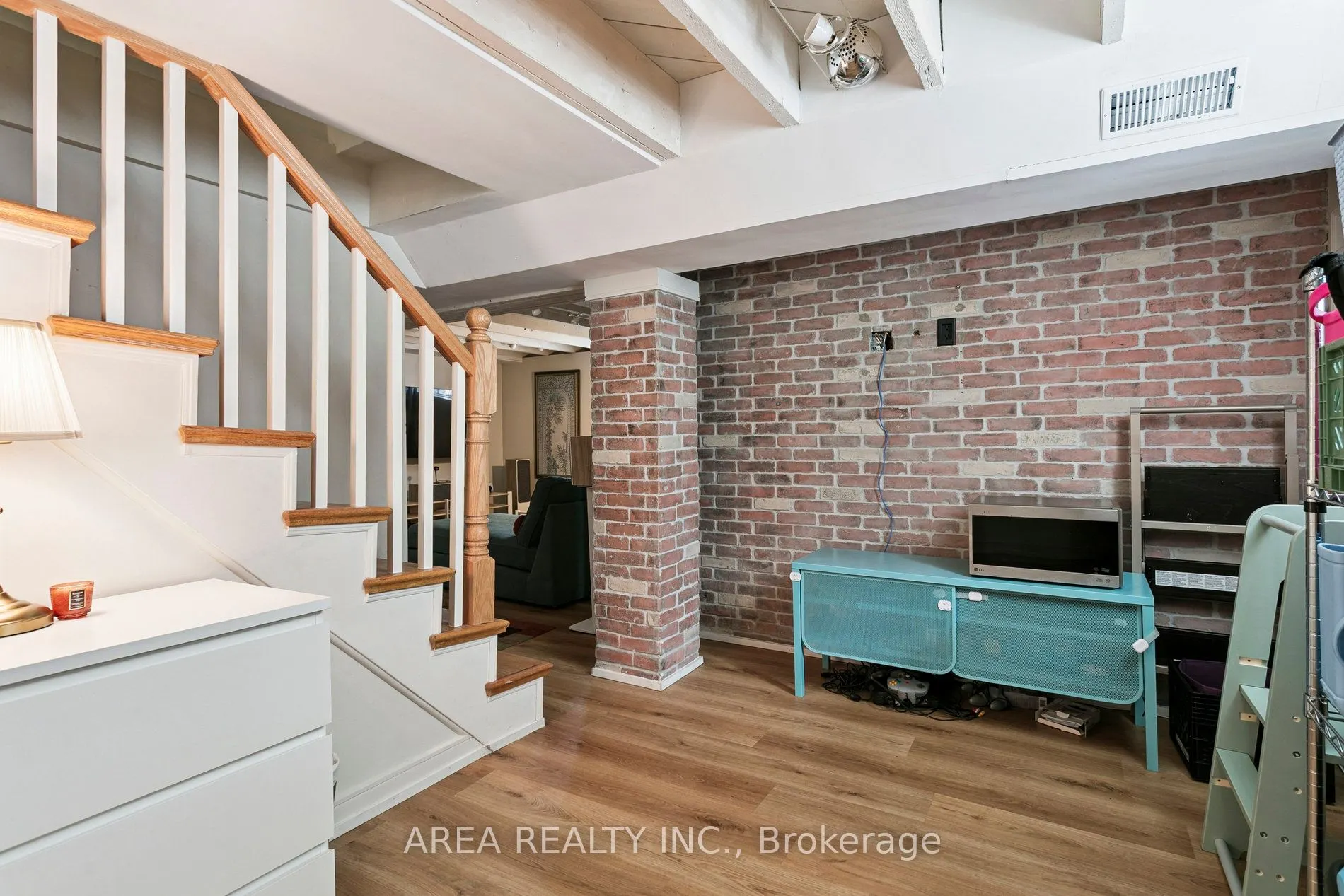 78 Chelsea Avenue