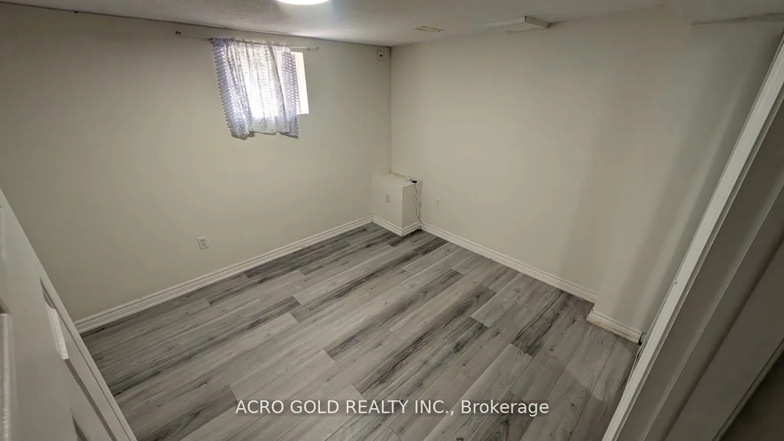100 Major William Sharpe Drive W, #1