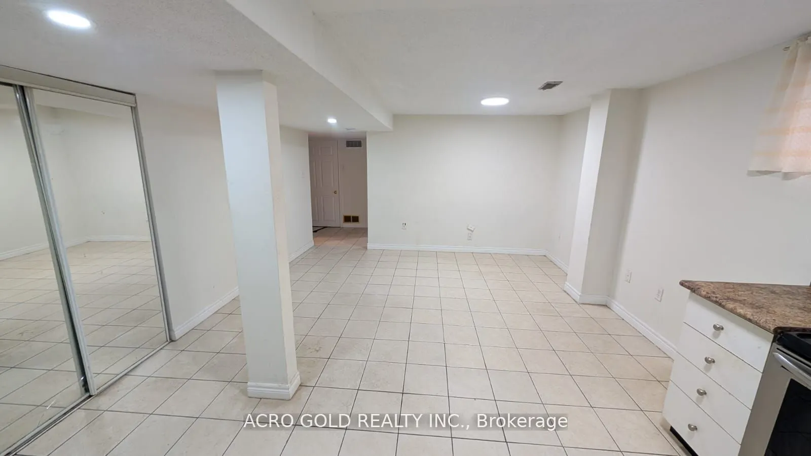 100 Major William Sharpe Drive W, #1