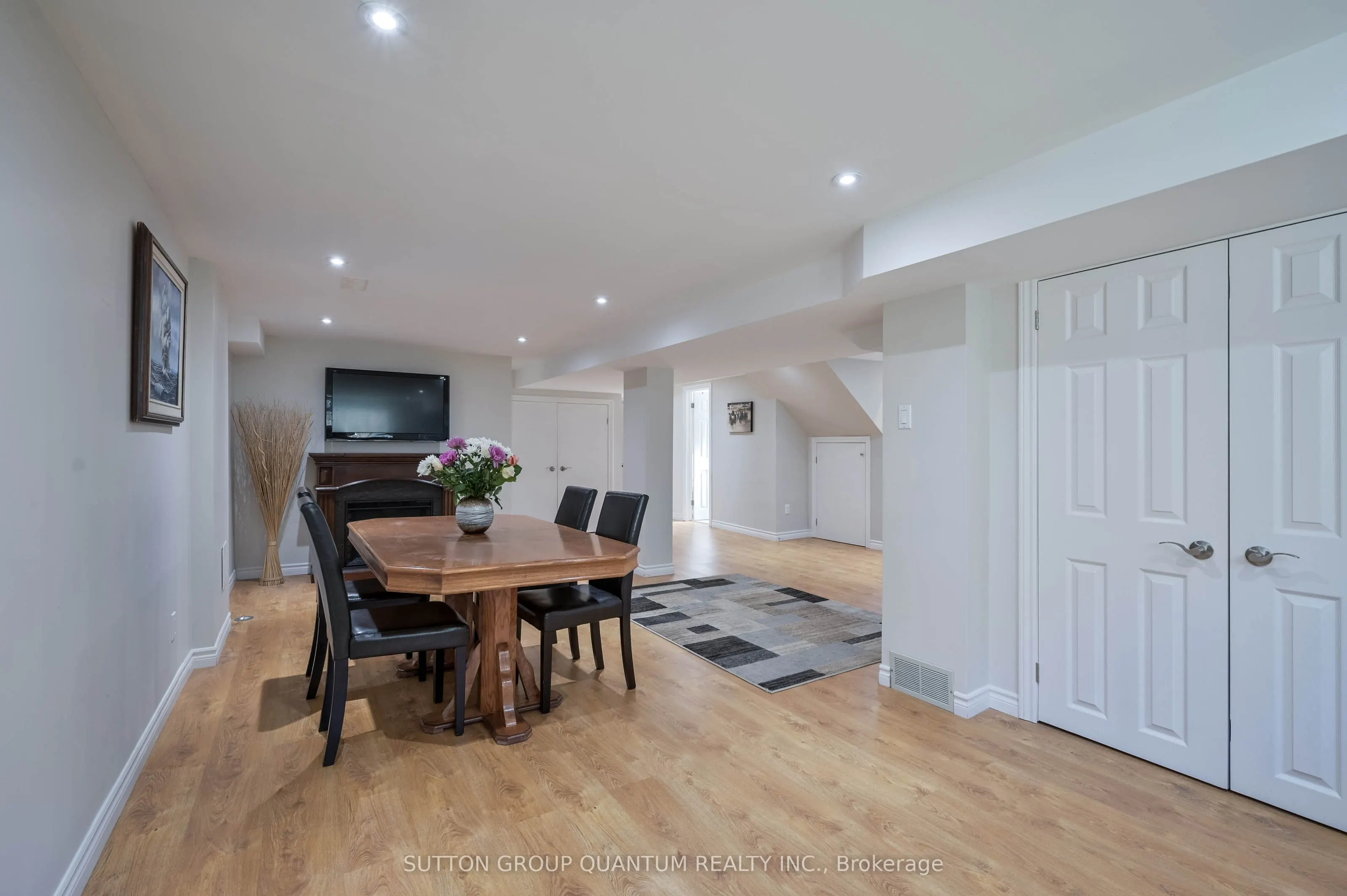 390 Wendall Place