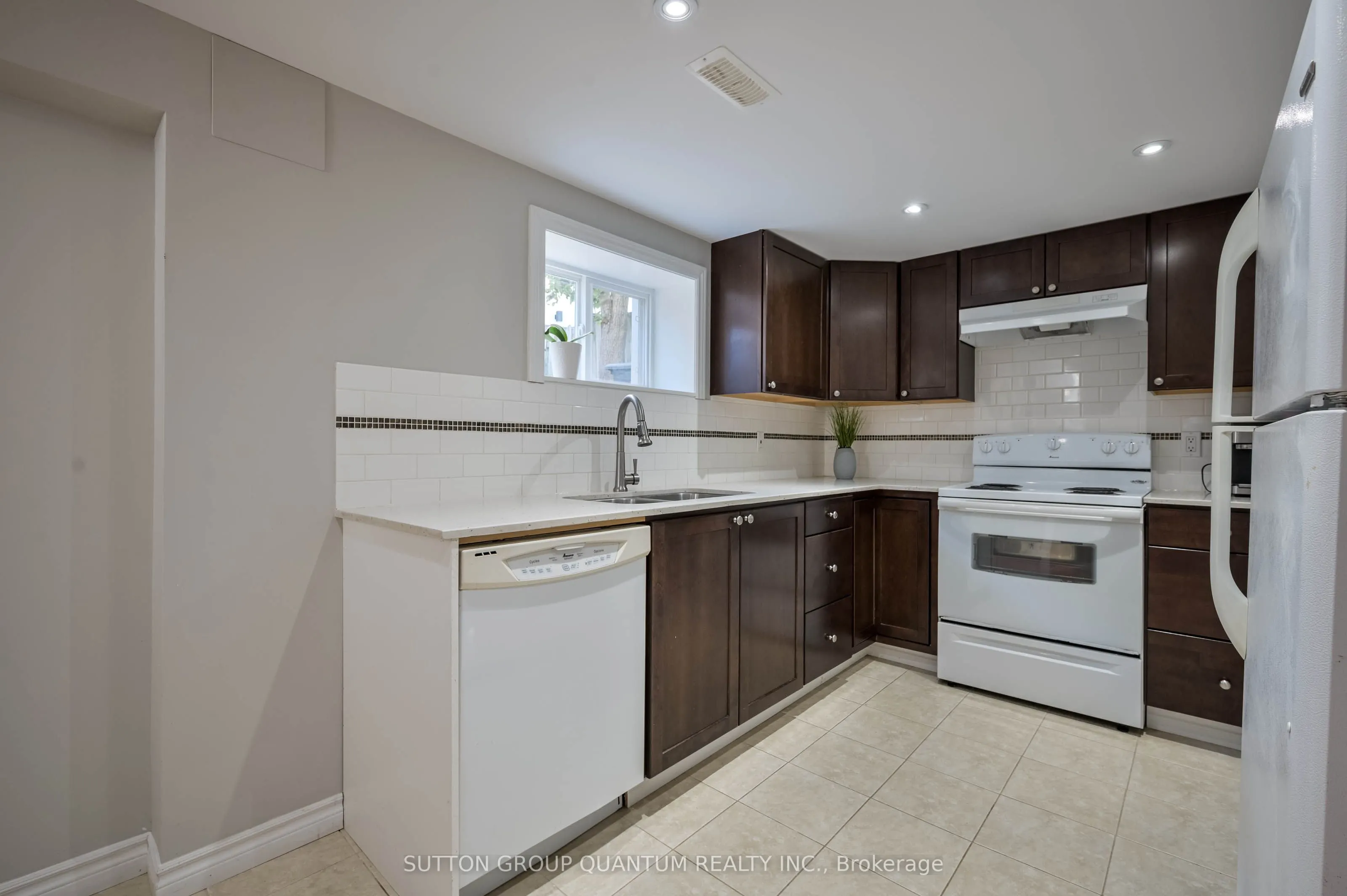 390 Wendall Place