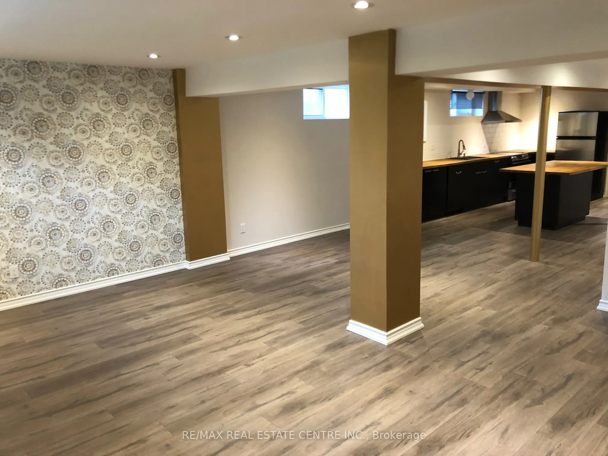 378 Lakeshore Road W