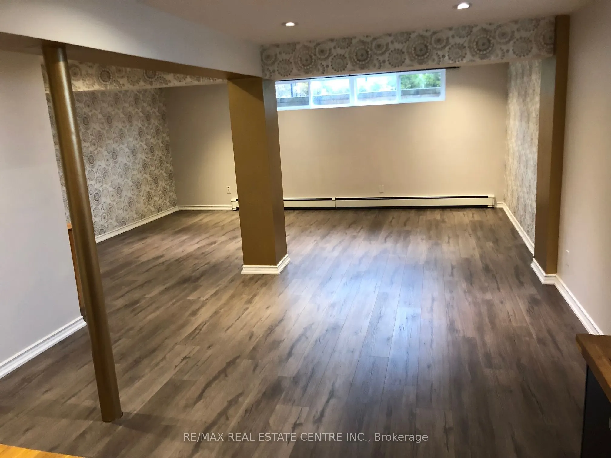 378 Lakeshore Road W