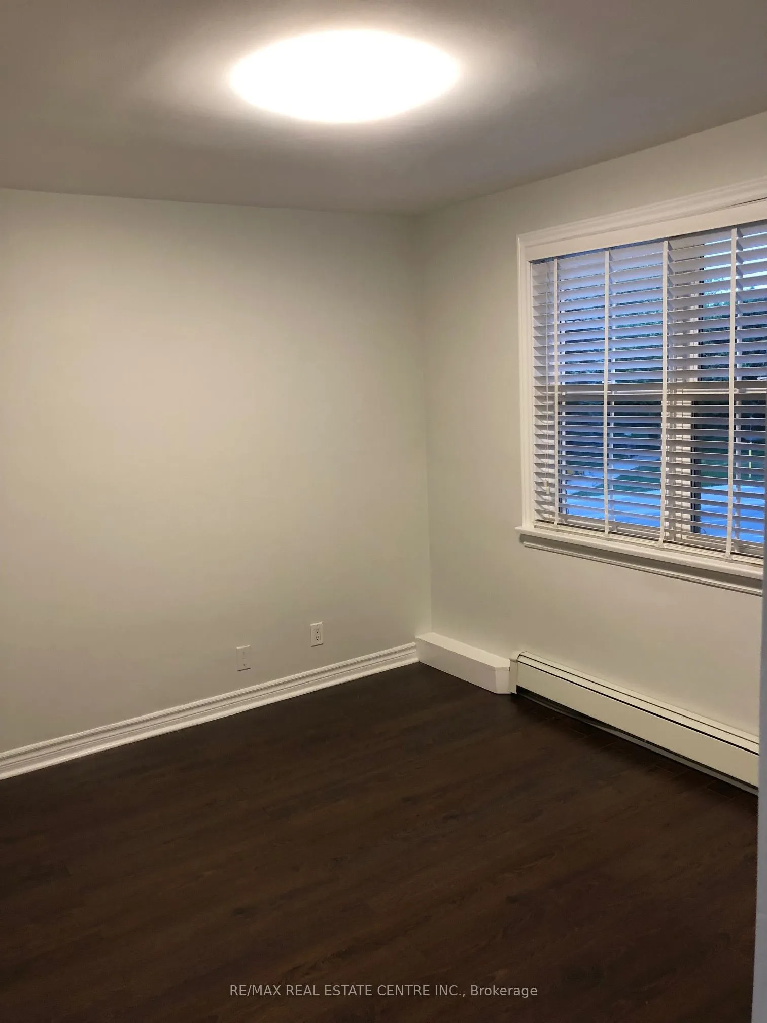378 Lakeshore Road W