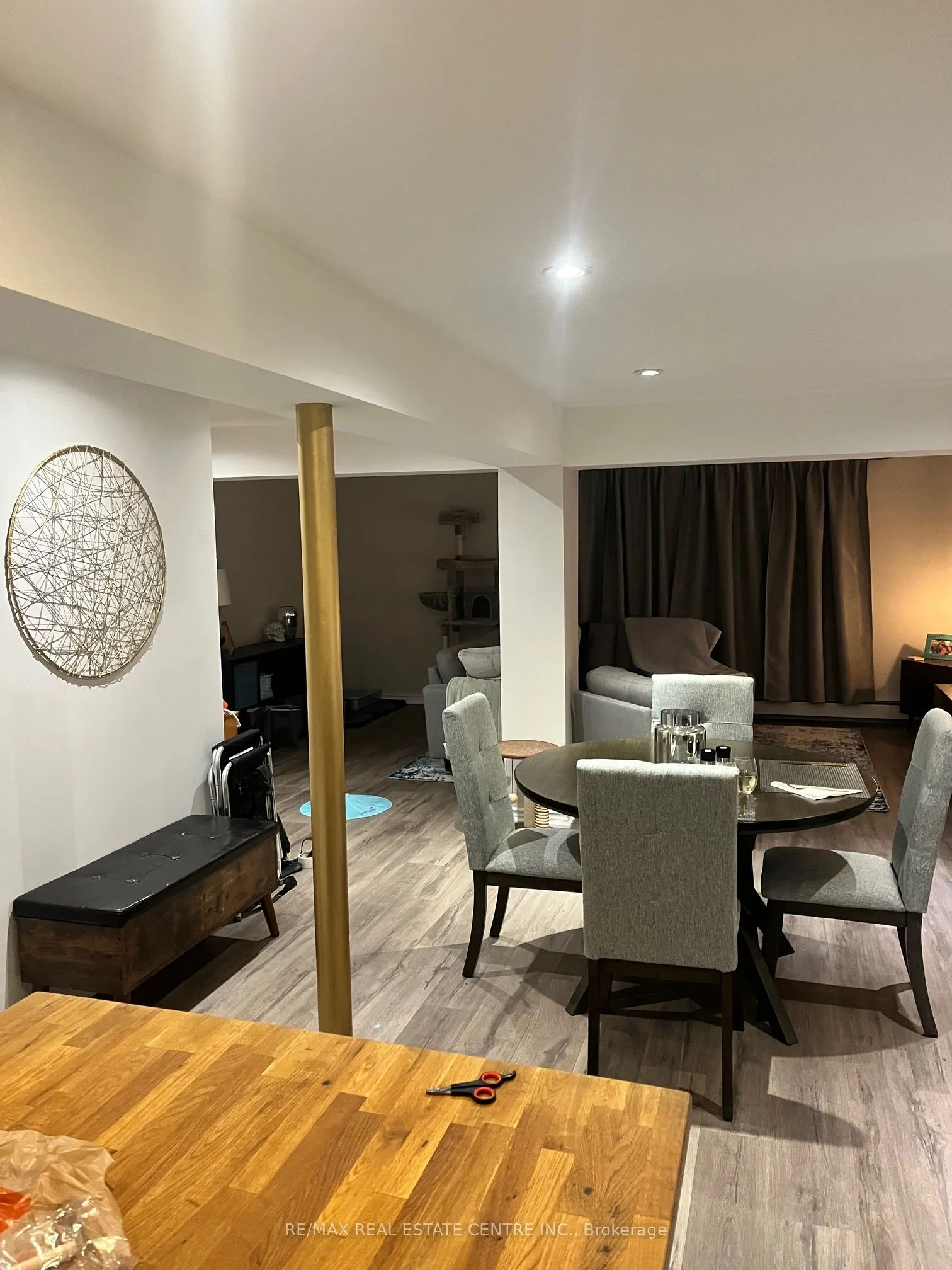 378 Lakeshore Road W