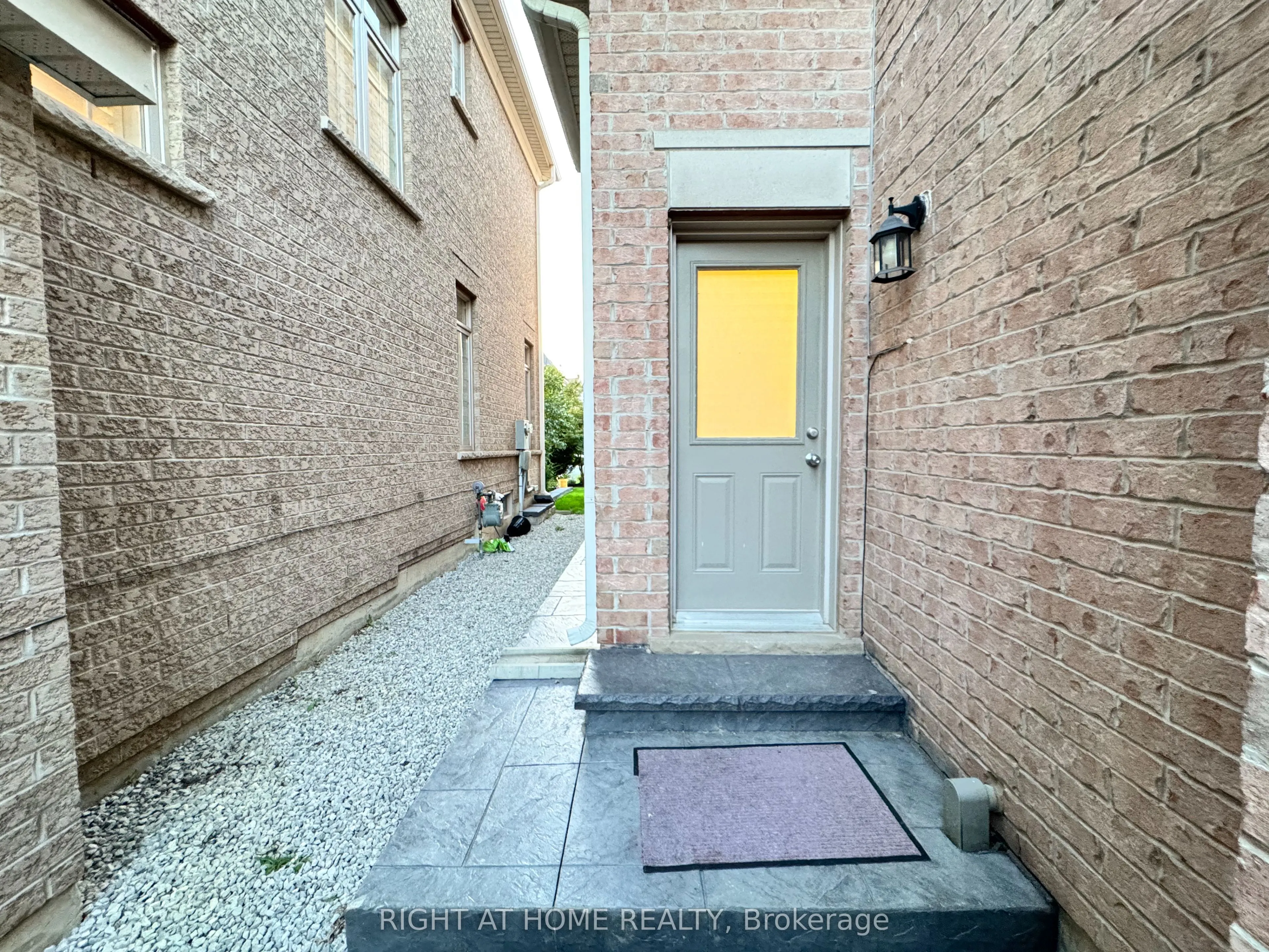 13 Seapines Street, #Basement