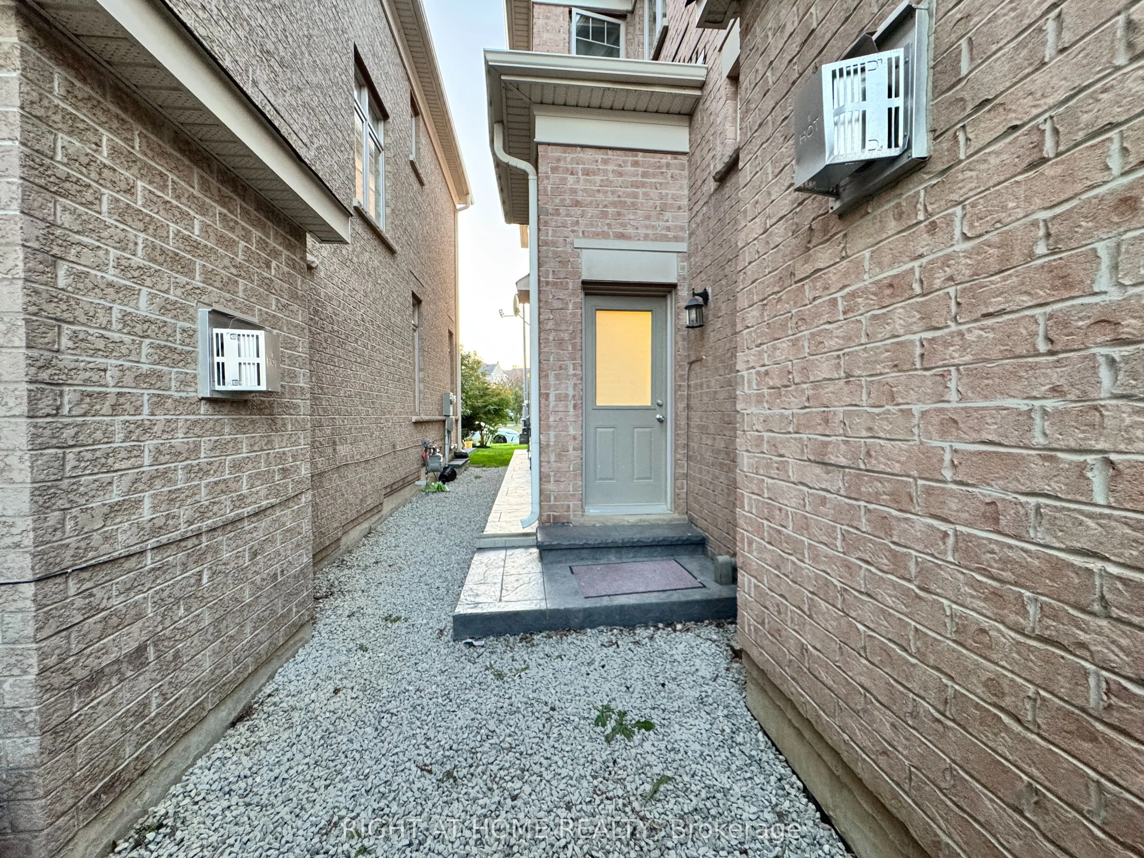13 Seapines Street, #Basement