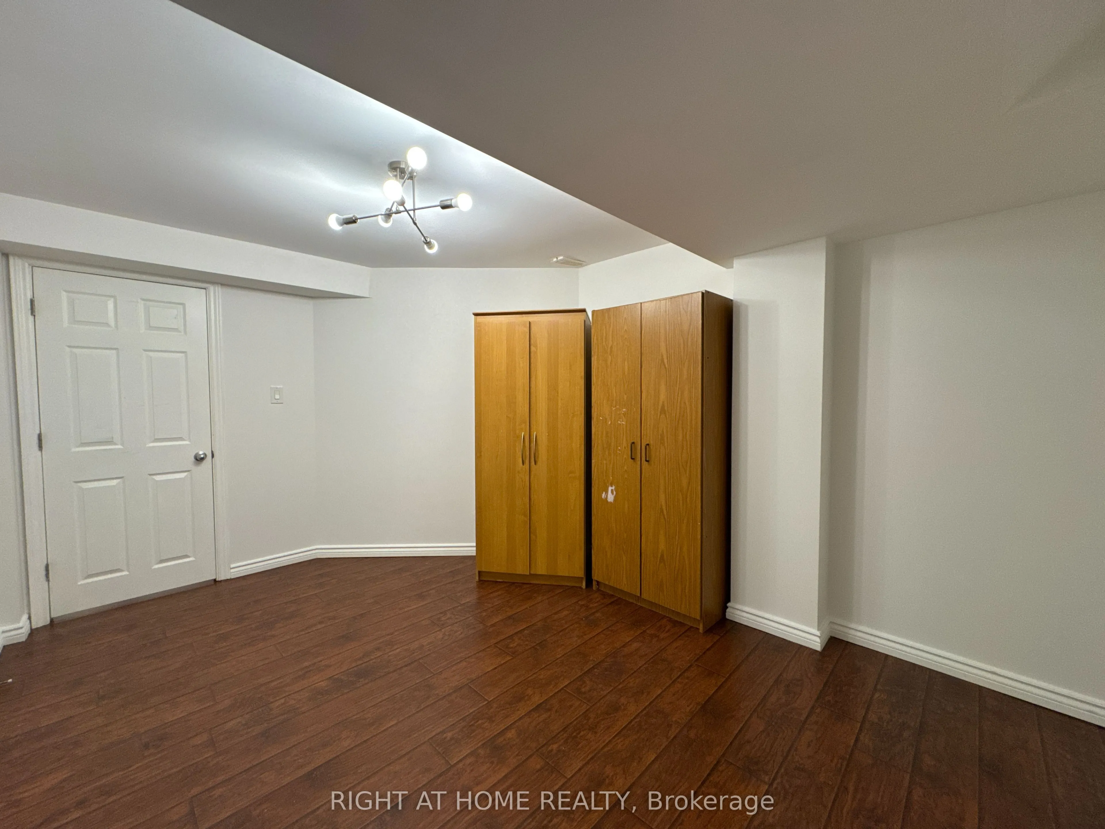 13 Seapines Street, #Basement