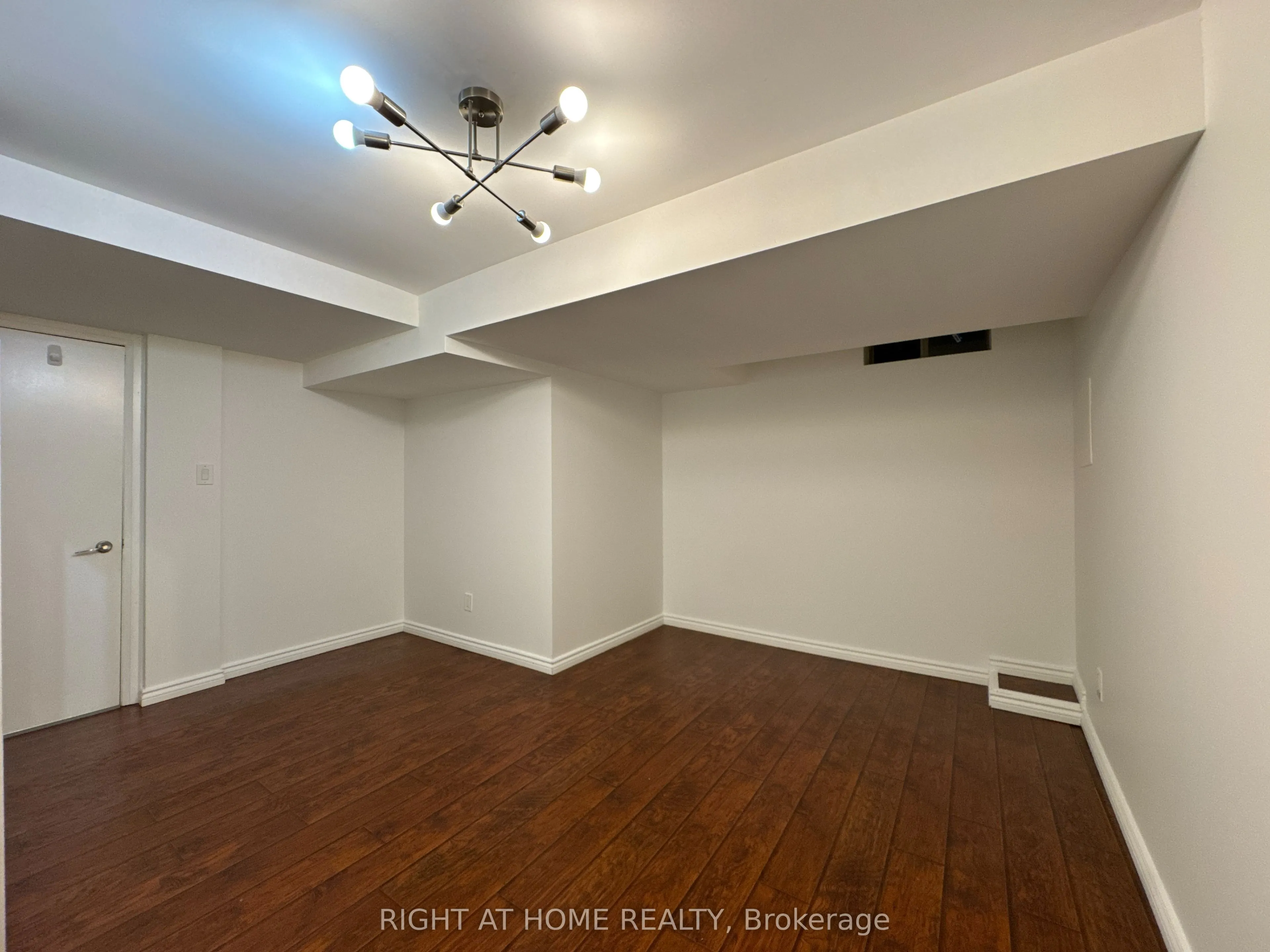 13 Seapines Street, #Basement