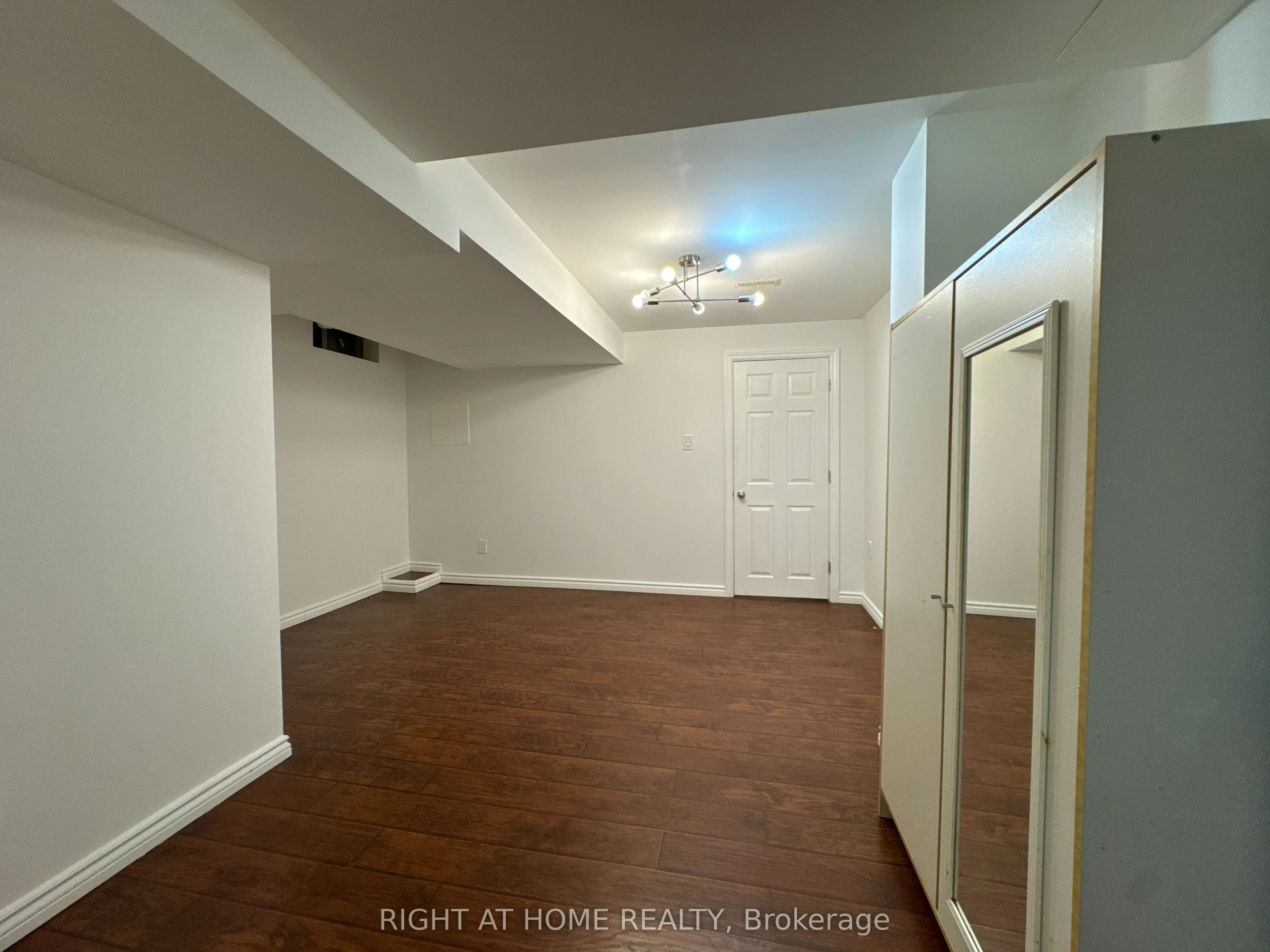13 Seapines Street, #Basement