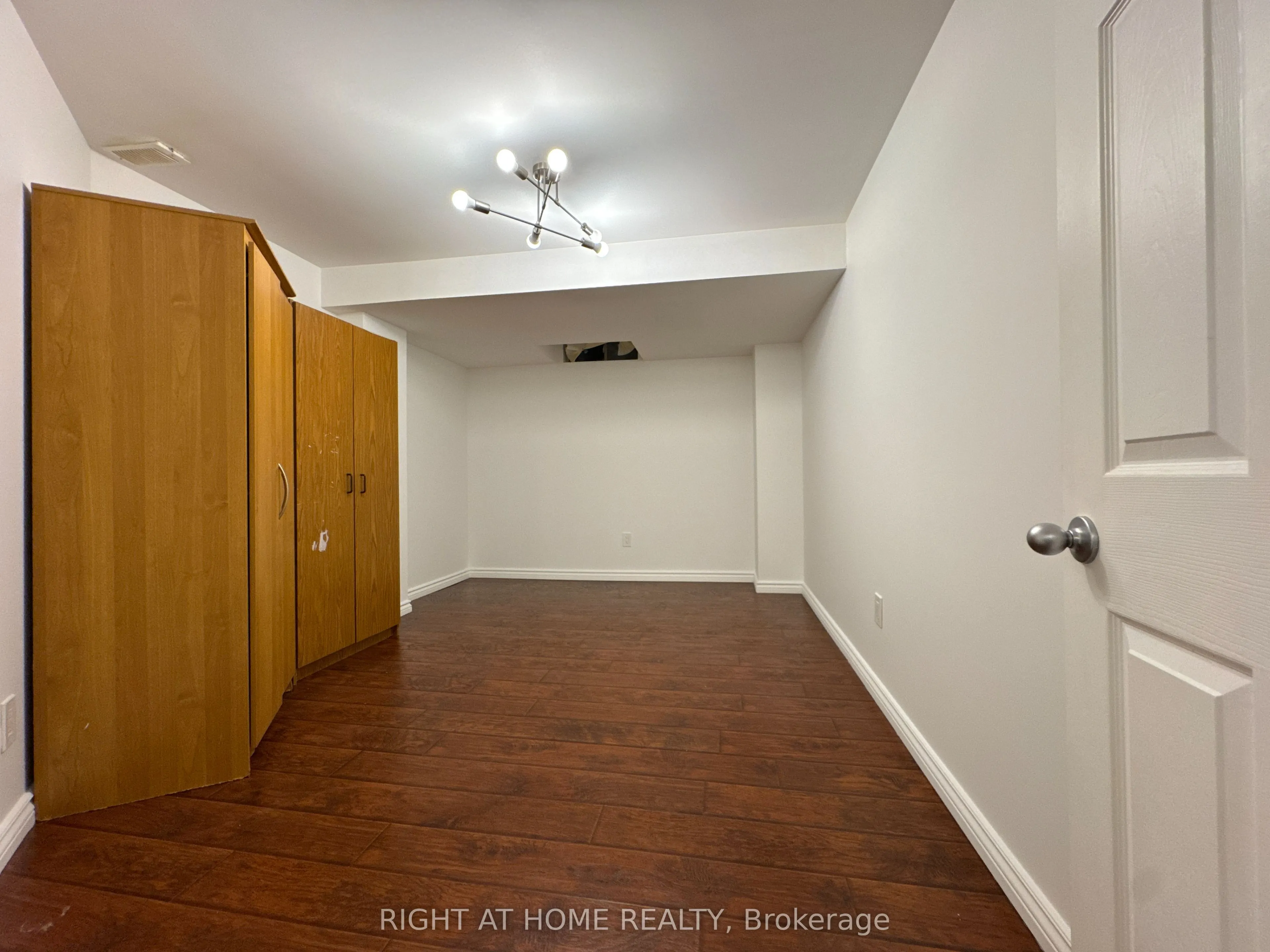 13 Seapines Street, #Basement