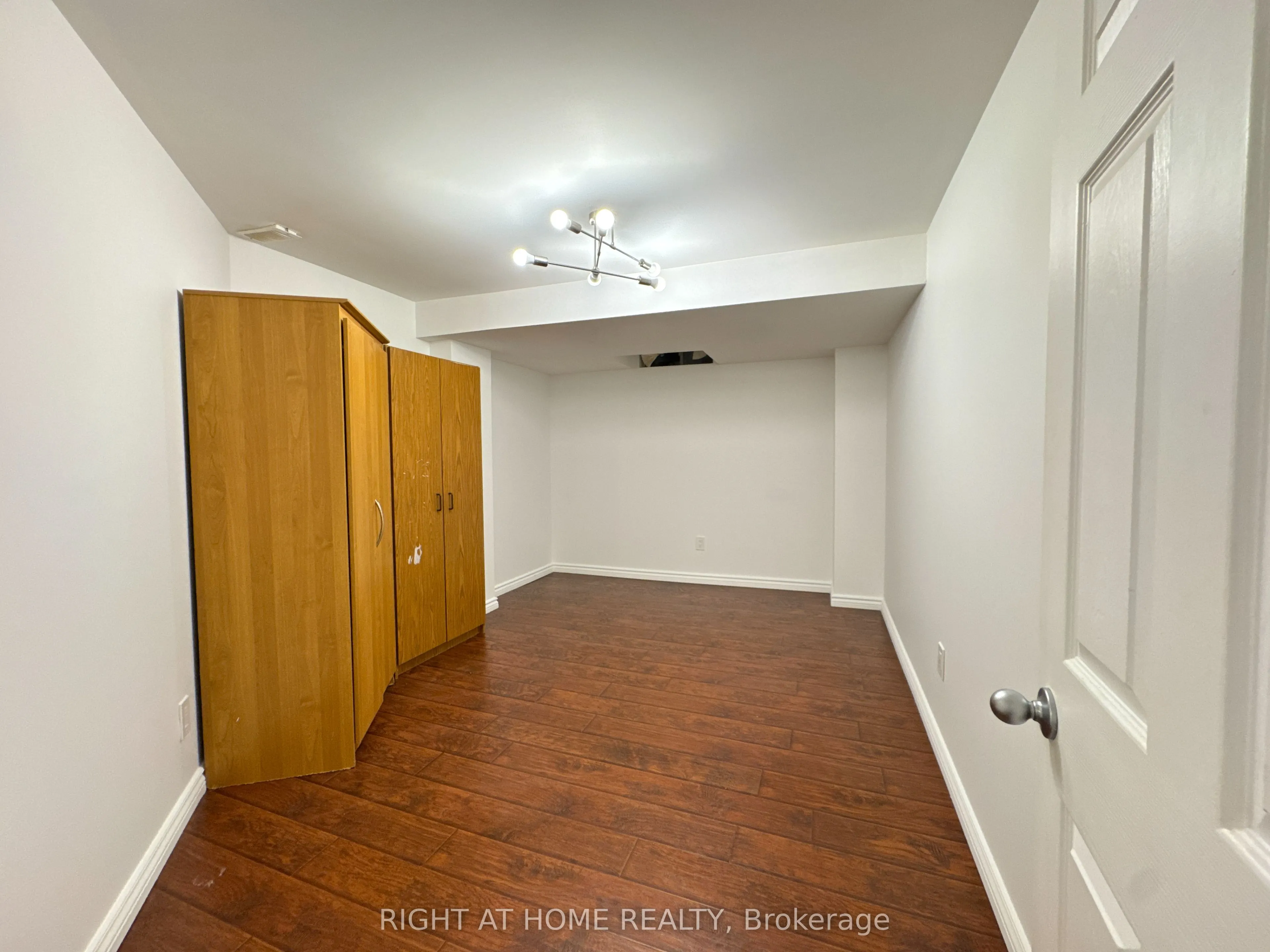 13 Seapines Street, #Basement