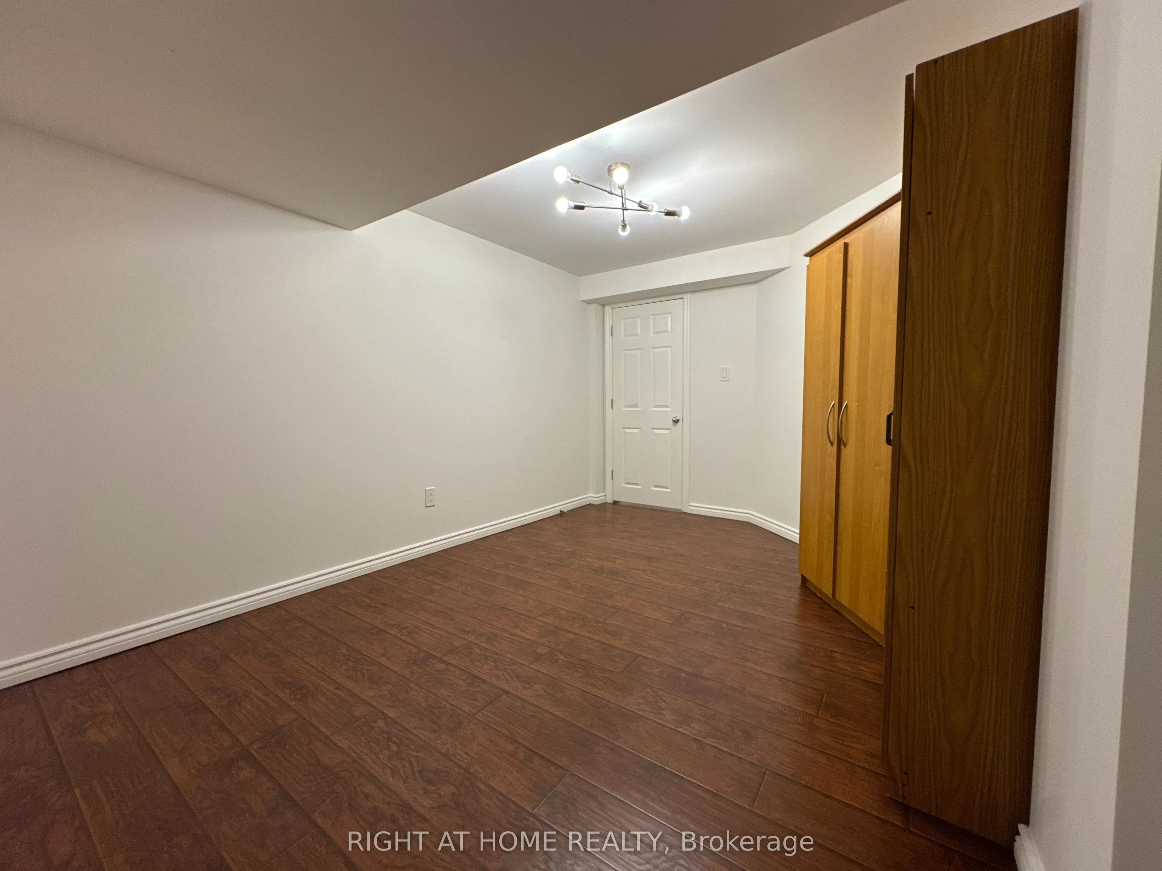 13 Seapines Street, #Basement