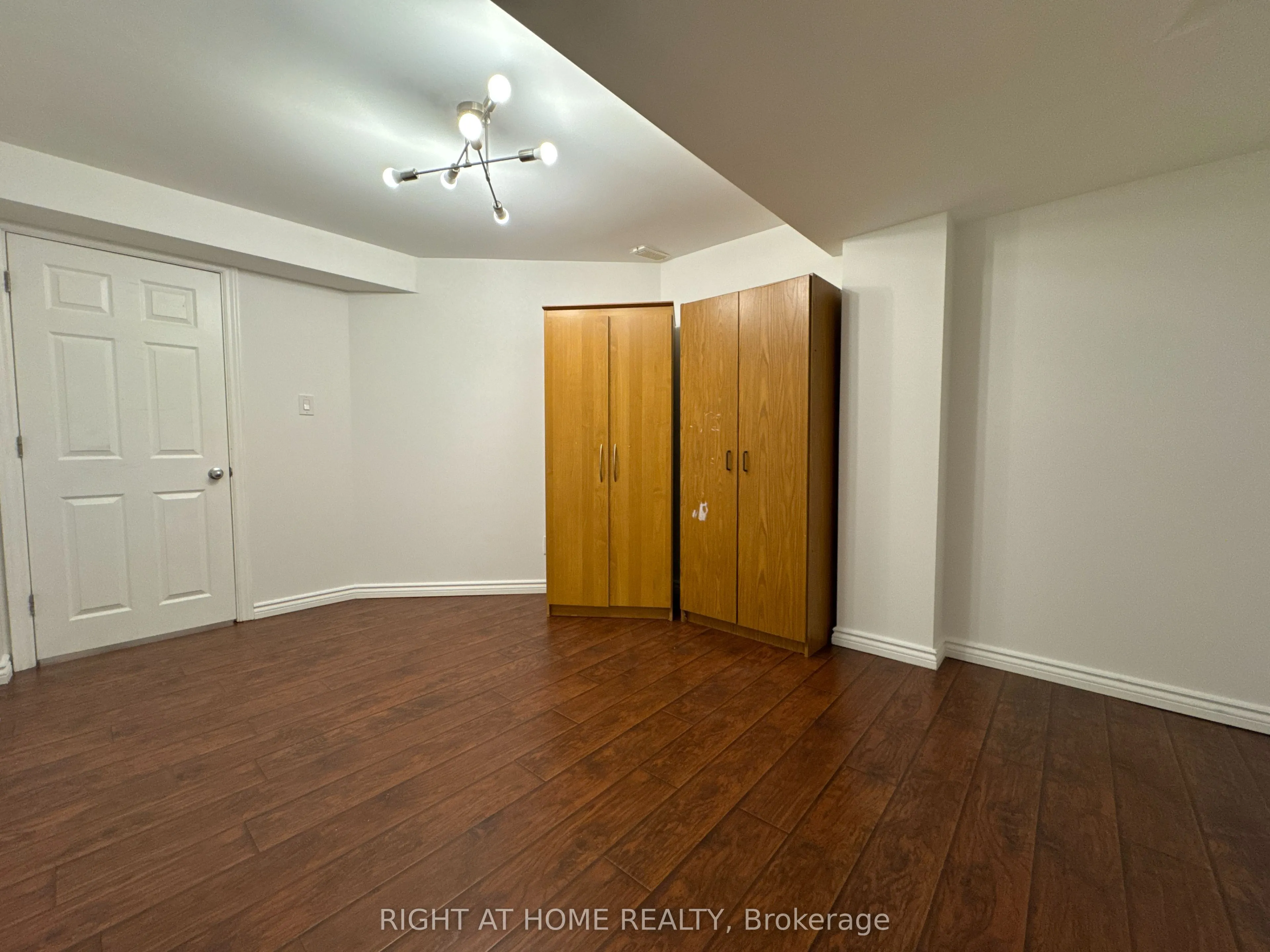 13 Seapines Street, #Basement