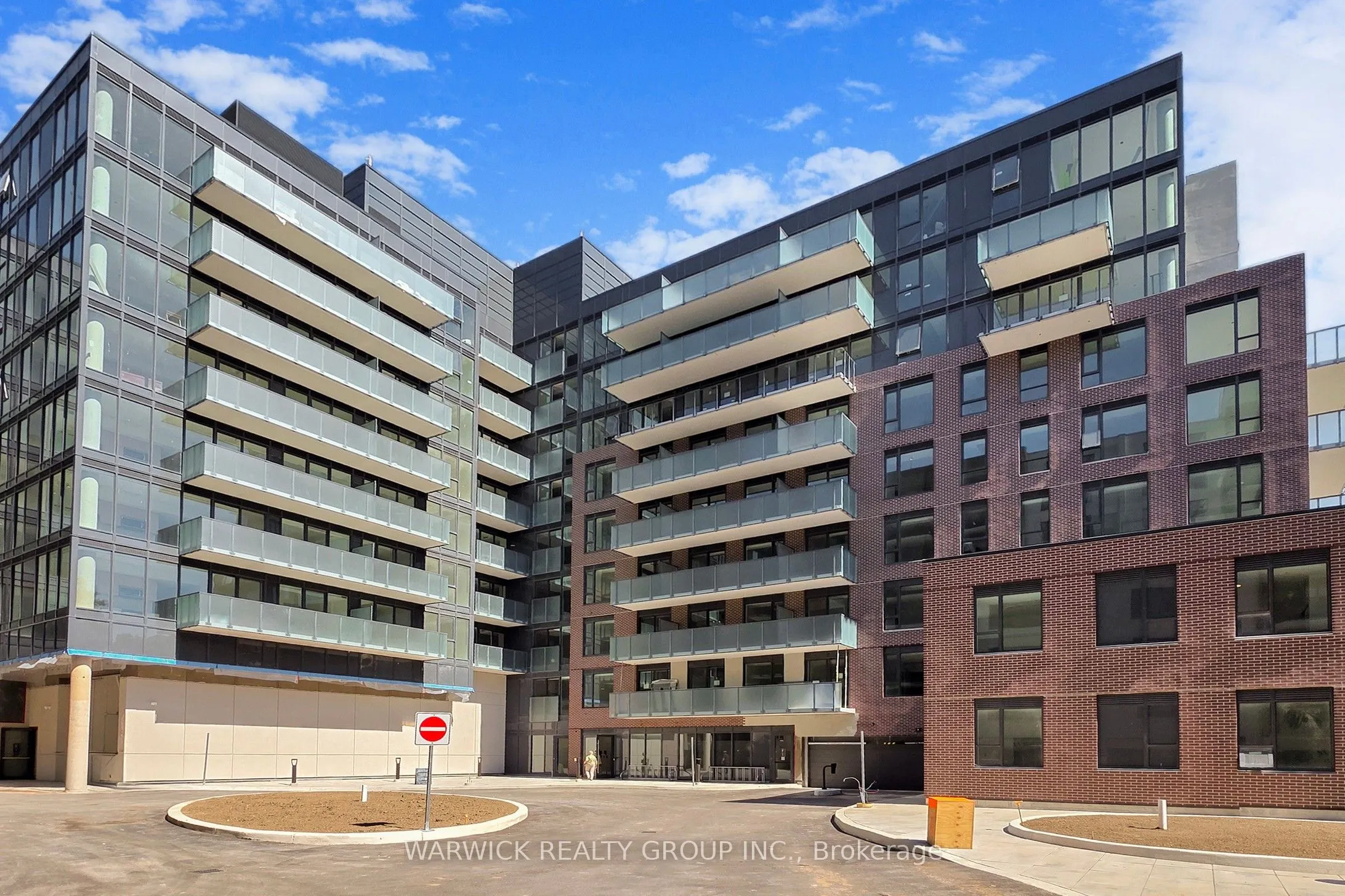 4365 Bloor Street W, #303