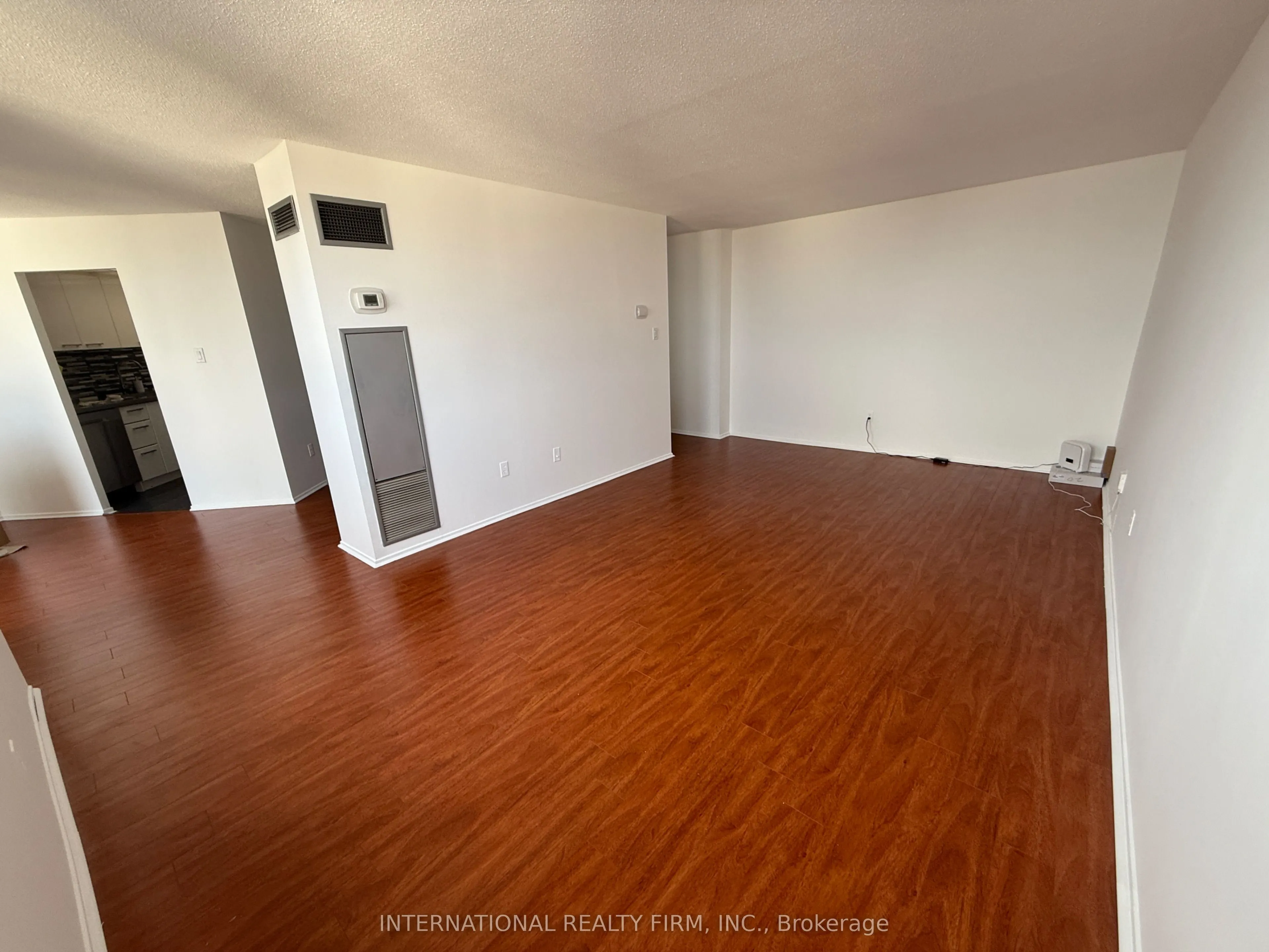 3650 Kaneff Crescent, #PH02