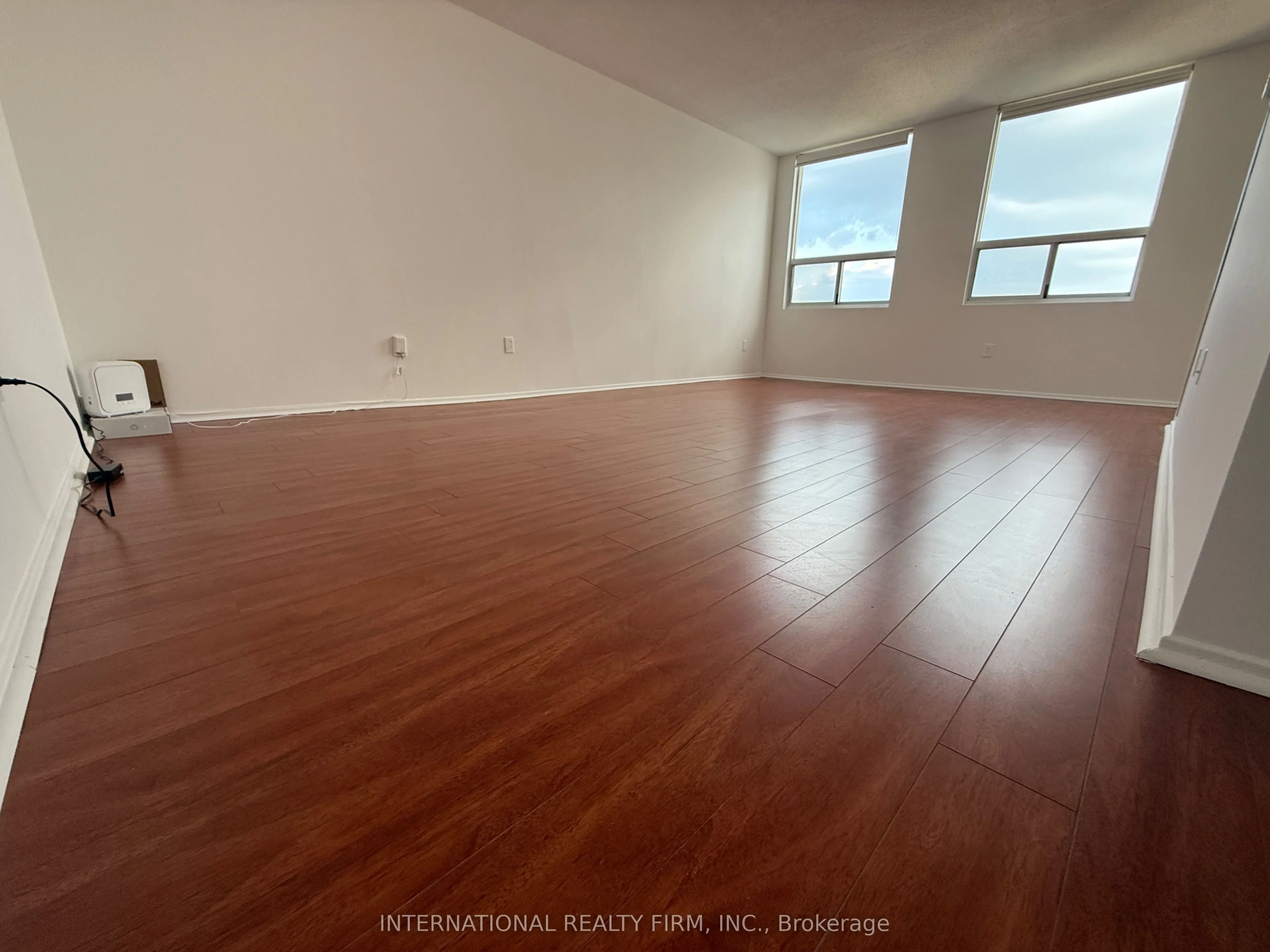 3650 Kaneff Crescent, #PH02