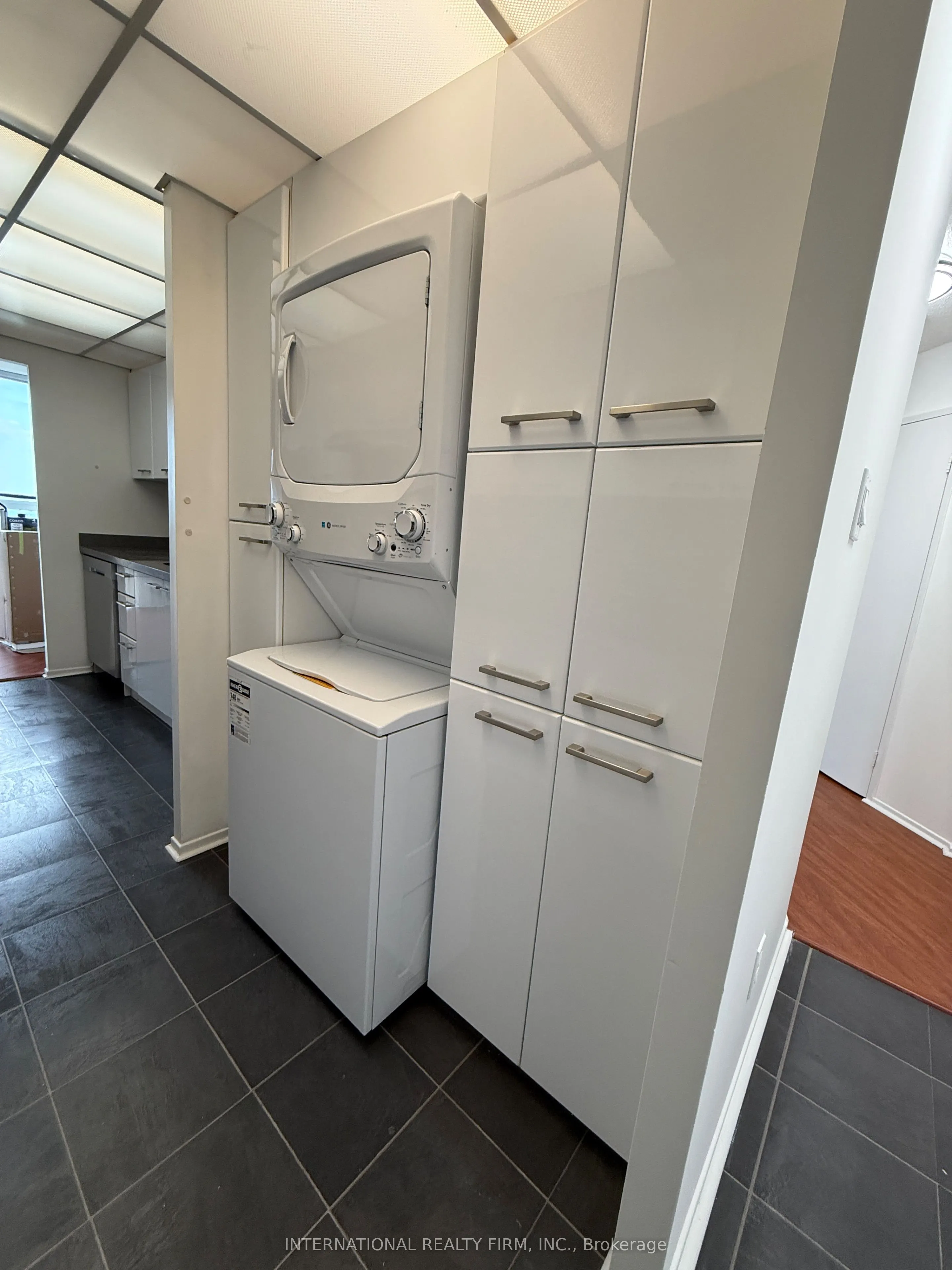 3650 Kaneff Crescent, #PH02