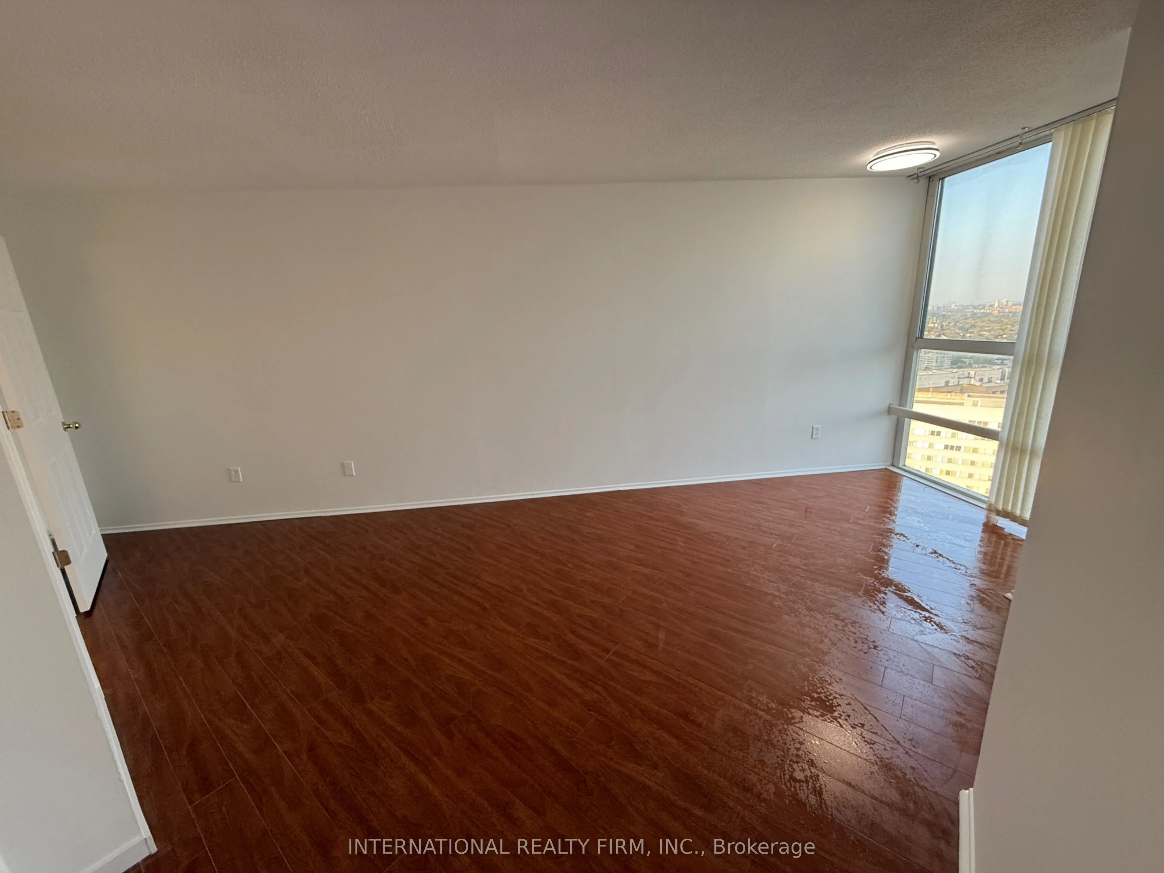3650 Kaneff Crescent, #PH02