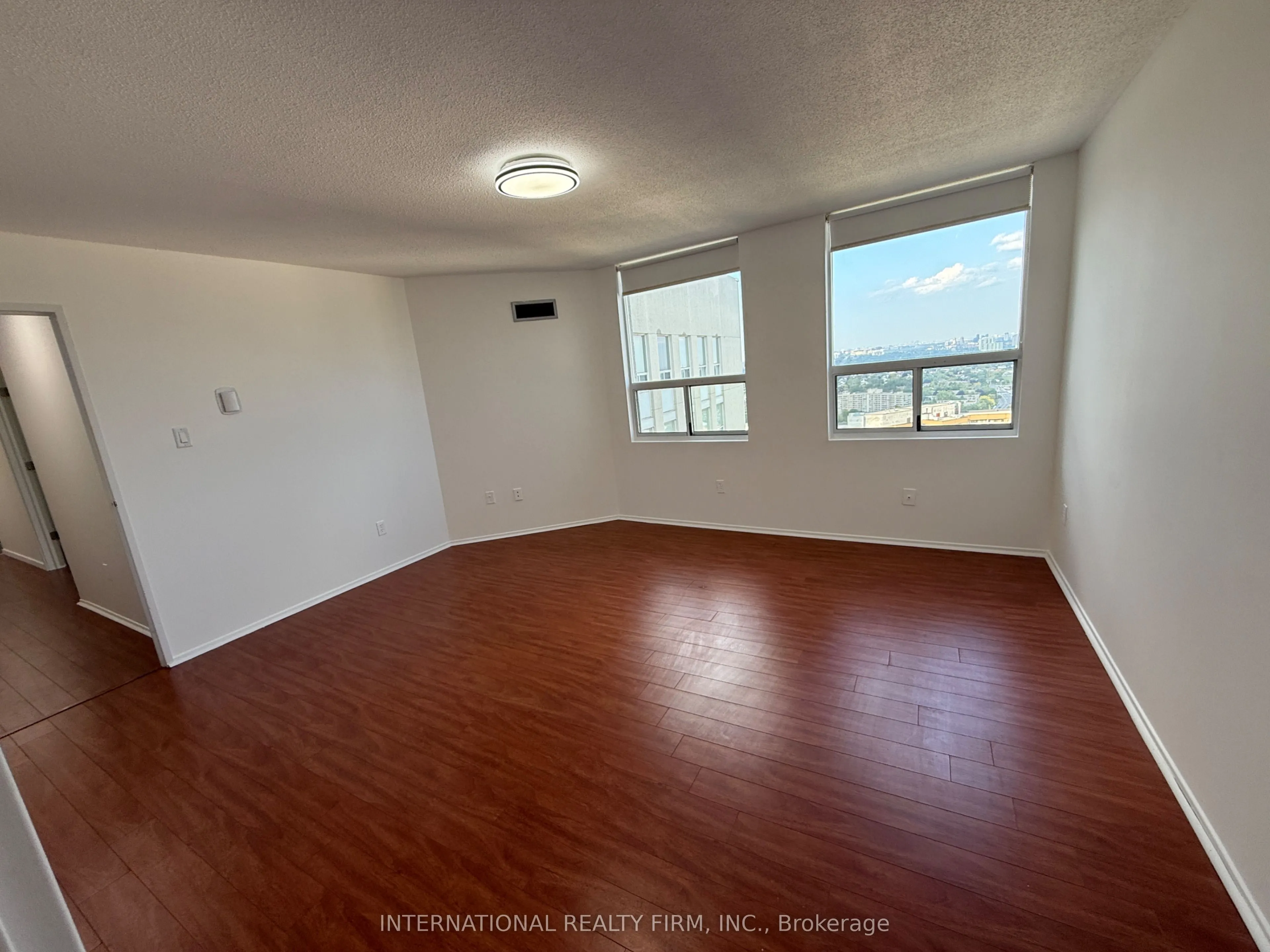 3650 Kaneff Crescent, #PH02