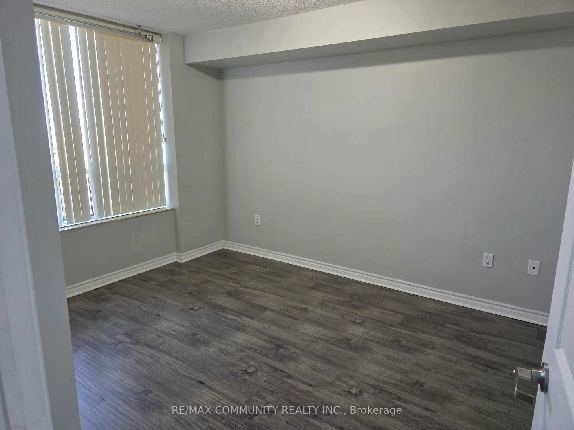 55 Strathaven Drive, #1015