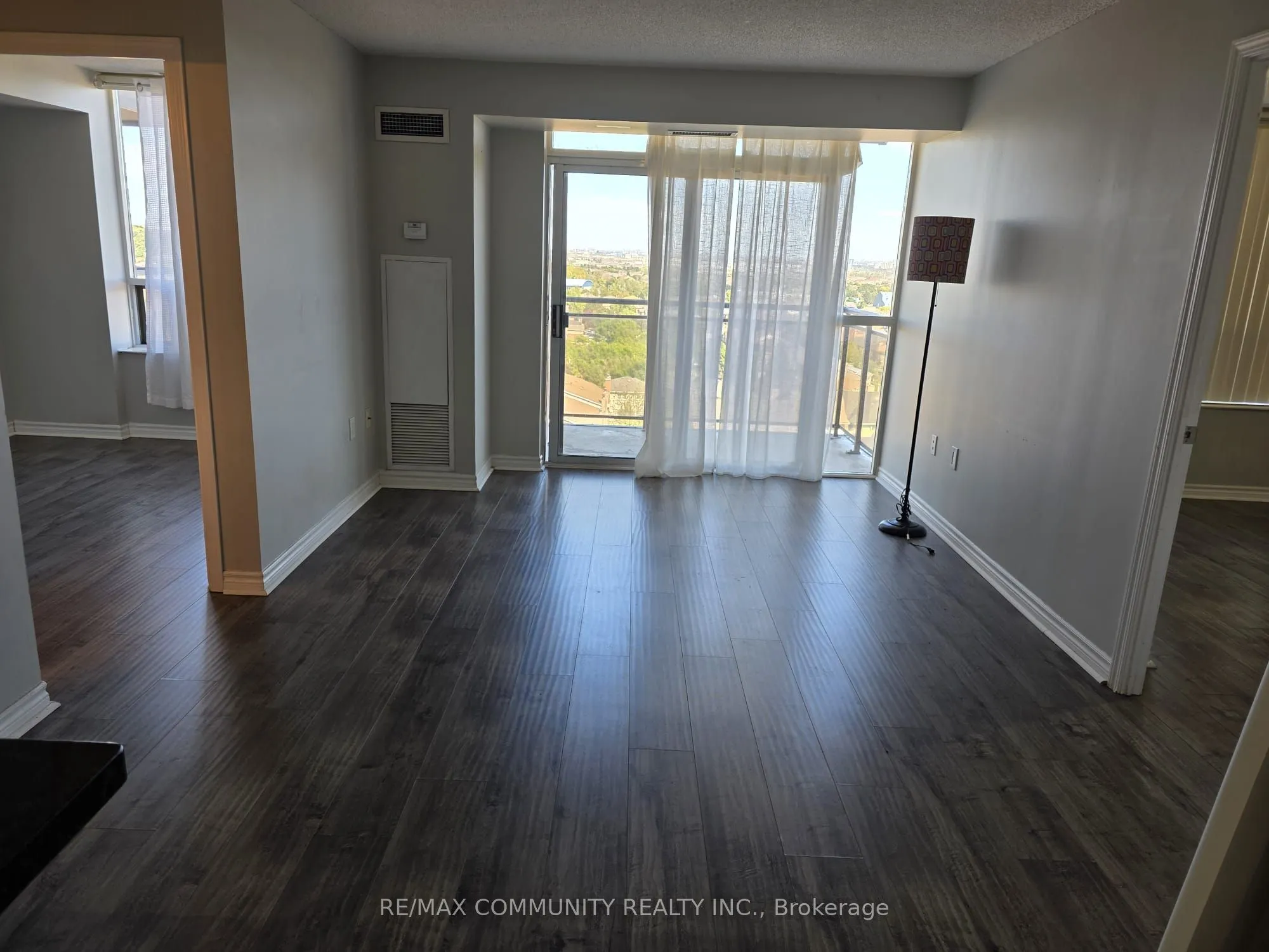 55 Strathaven Drive, #1015