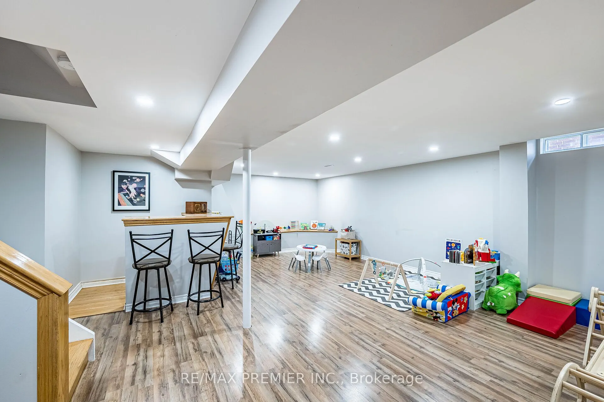 355 Hersey Crescent