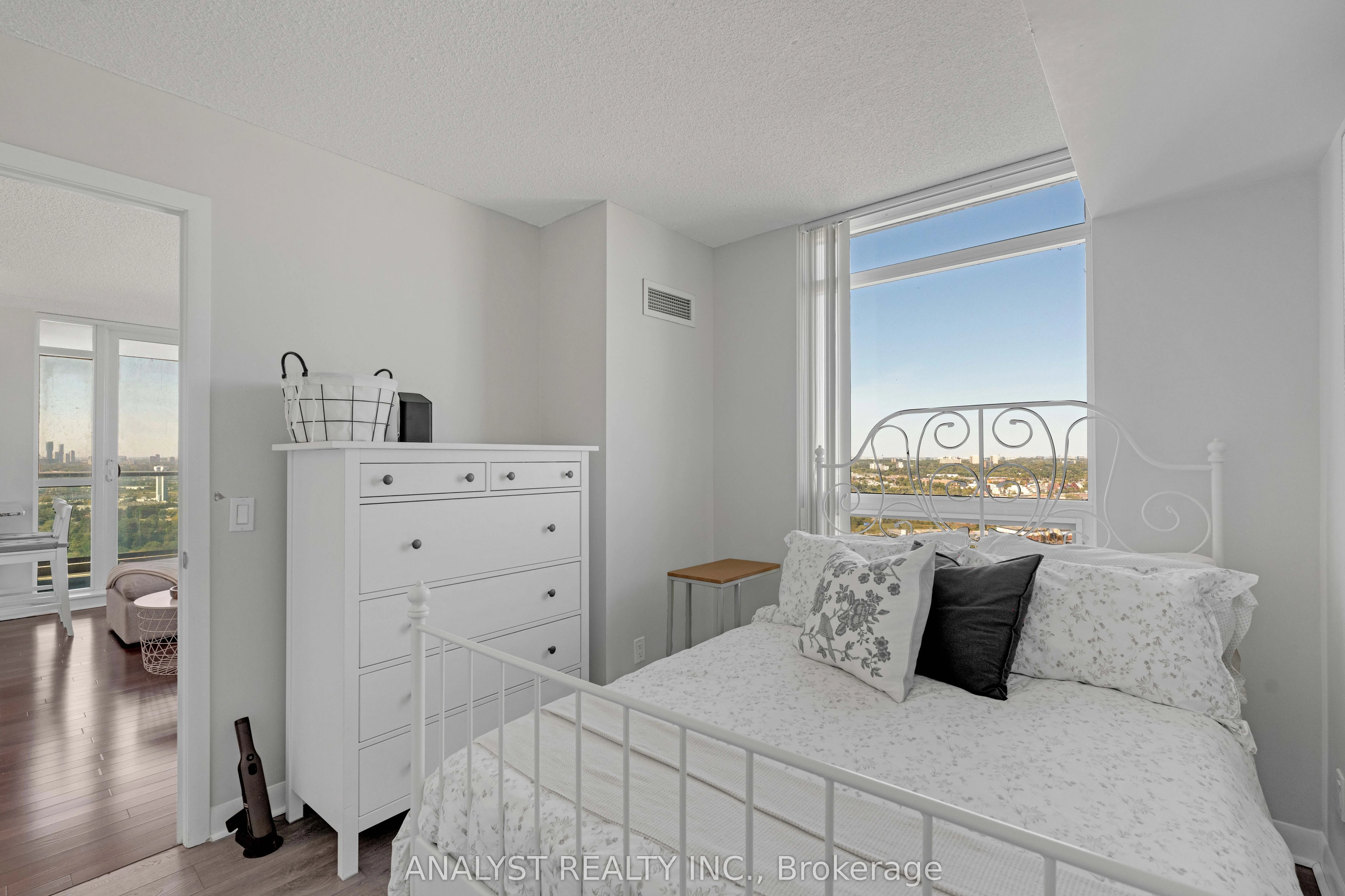 225 Sherway Gardens Road, #2802