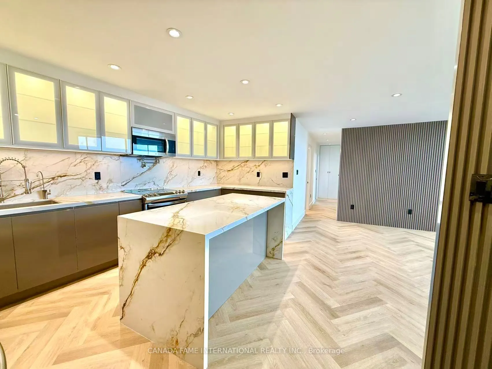 330 Dixon Road, #Ph04