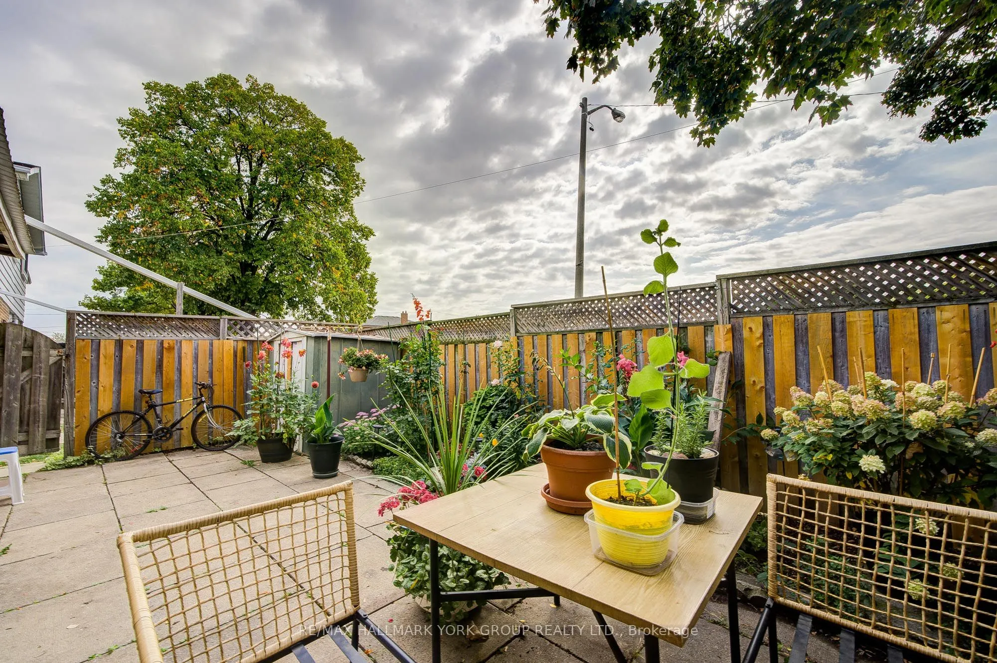 9 Bur Oak Way, #6