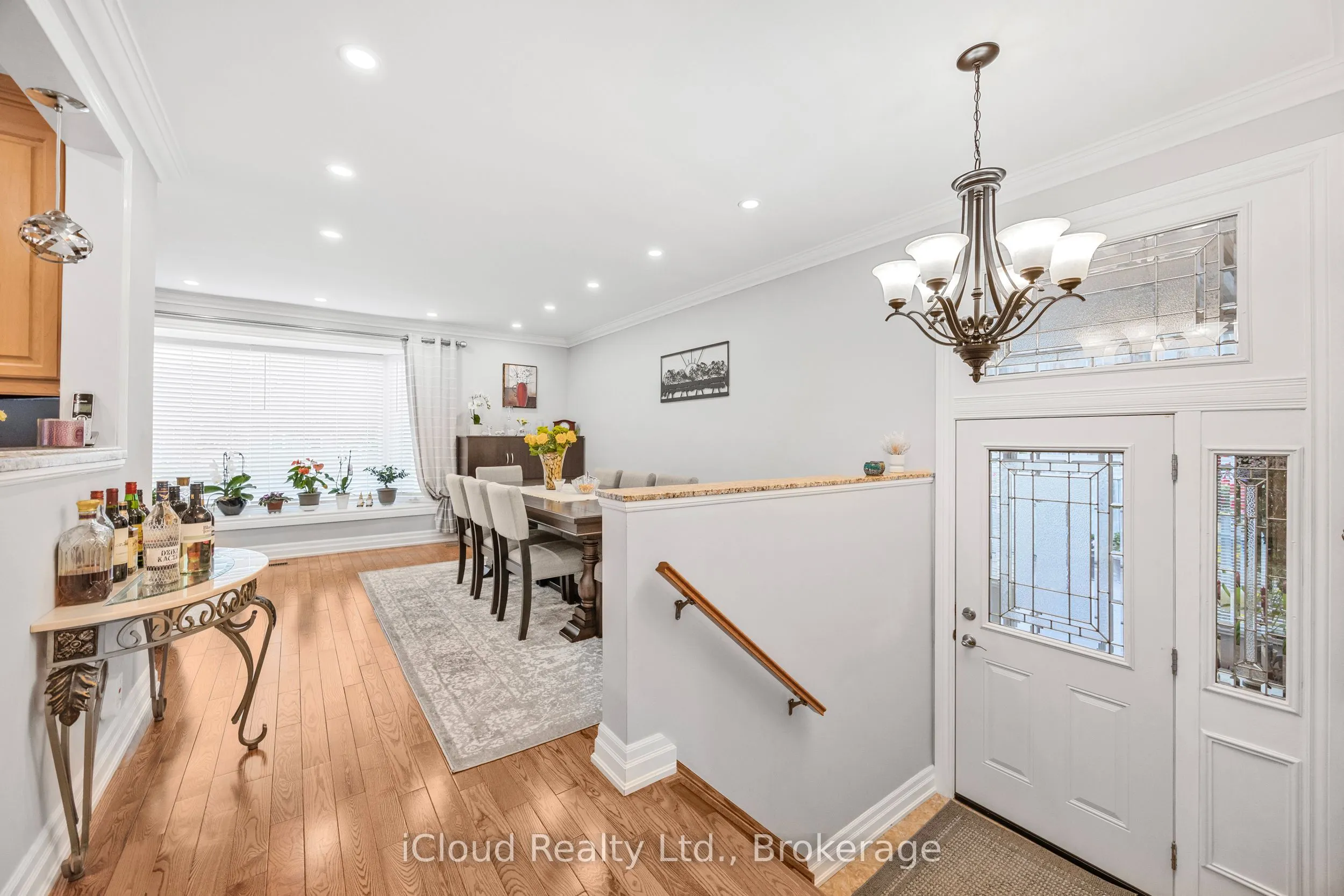 52 Kimbark Drive N