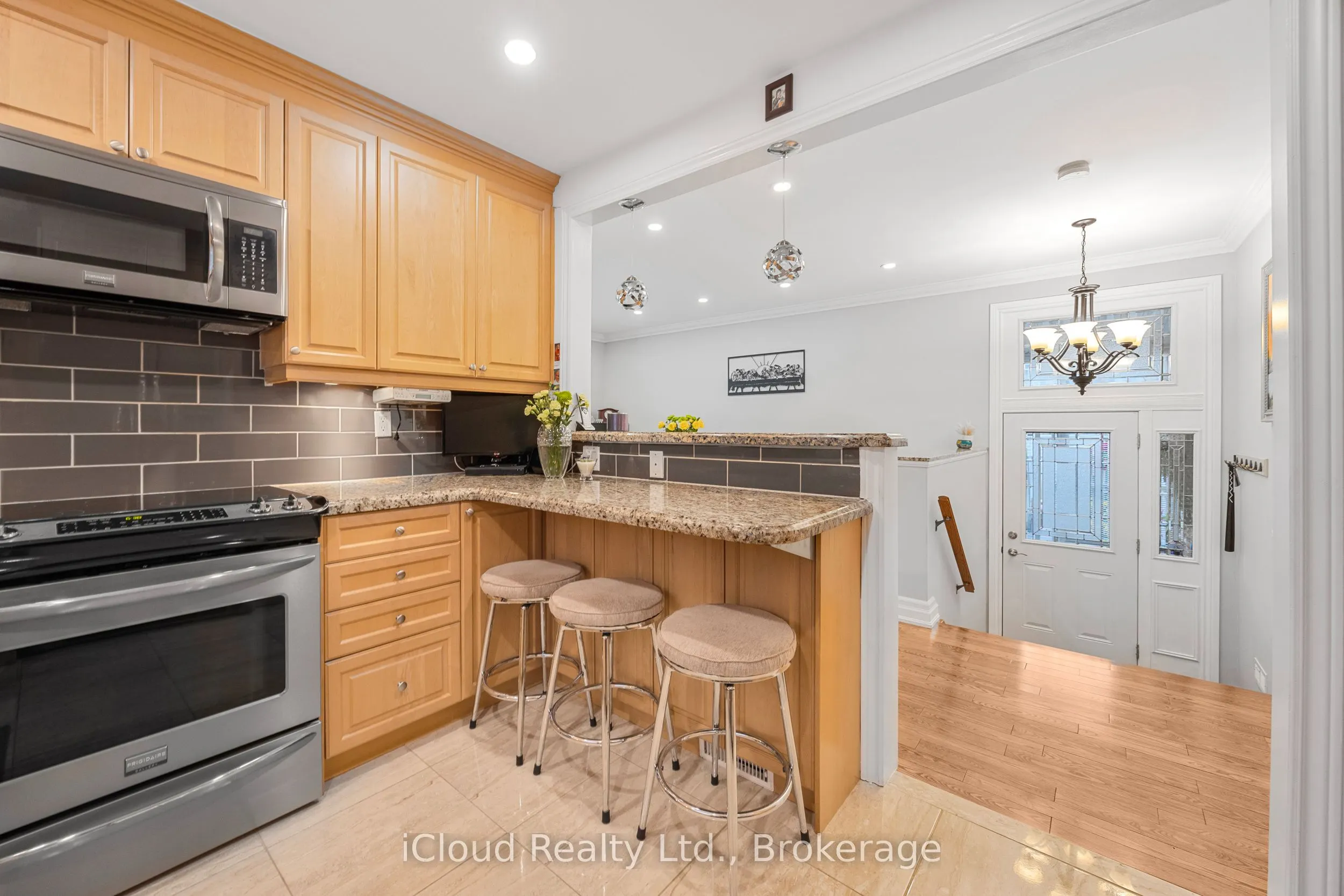 52 Kimbark Drive N