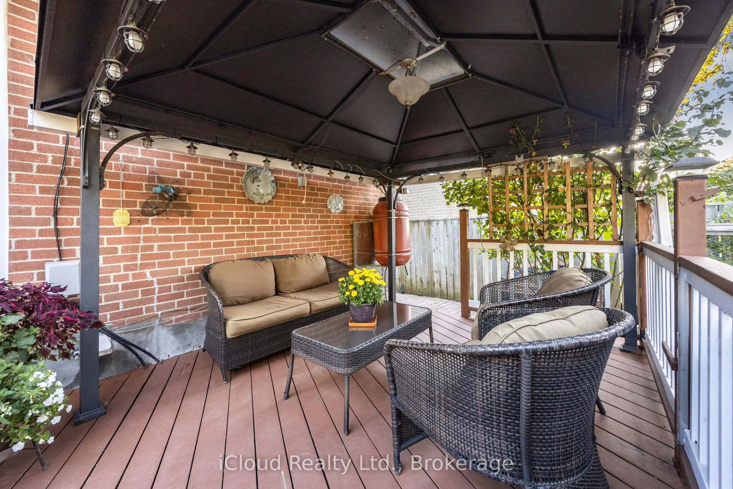 52 Kimbark Drive N