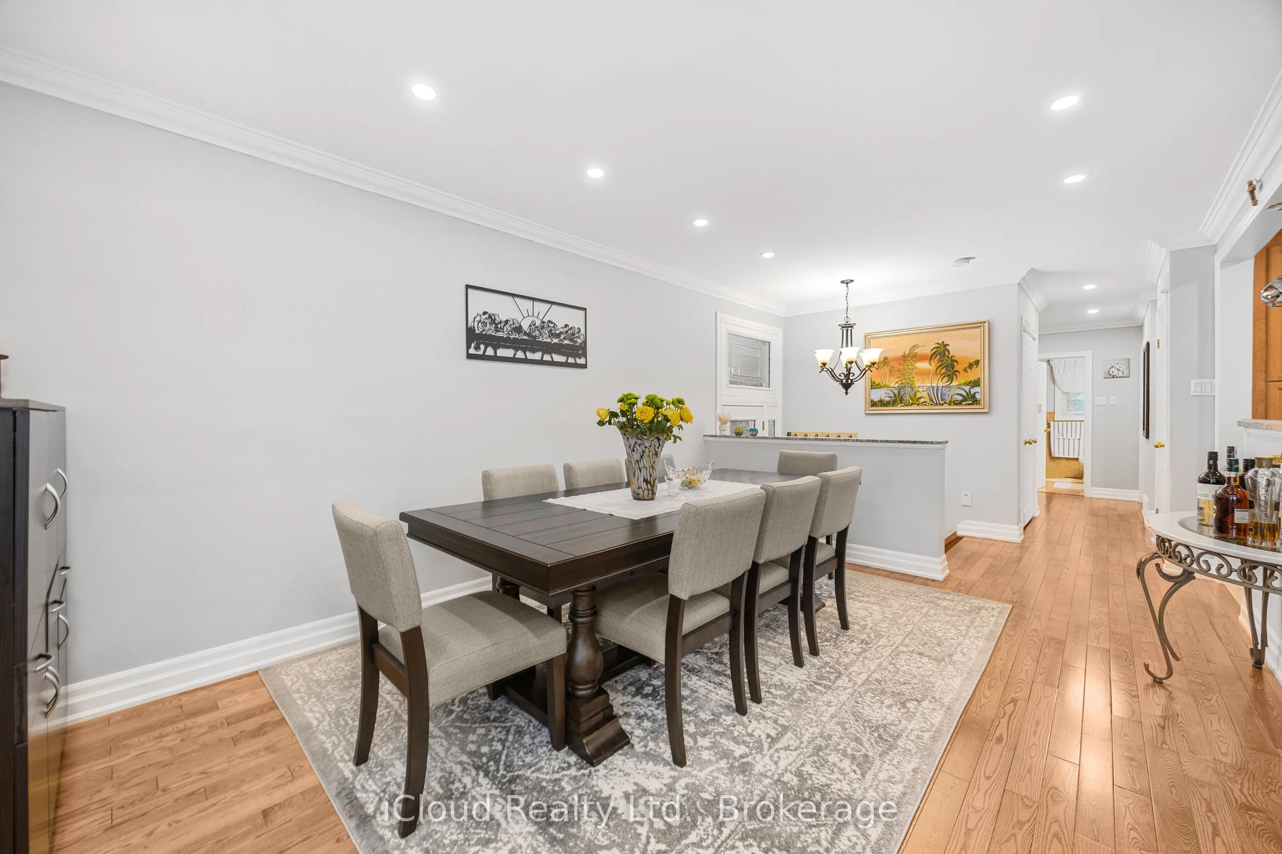 52 Kimbark Drive N