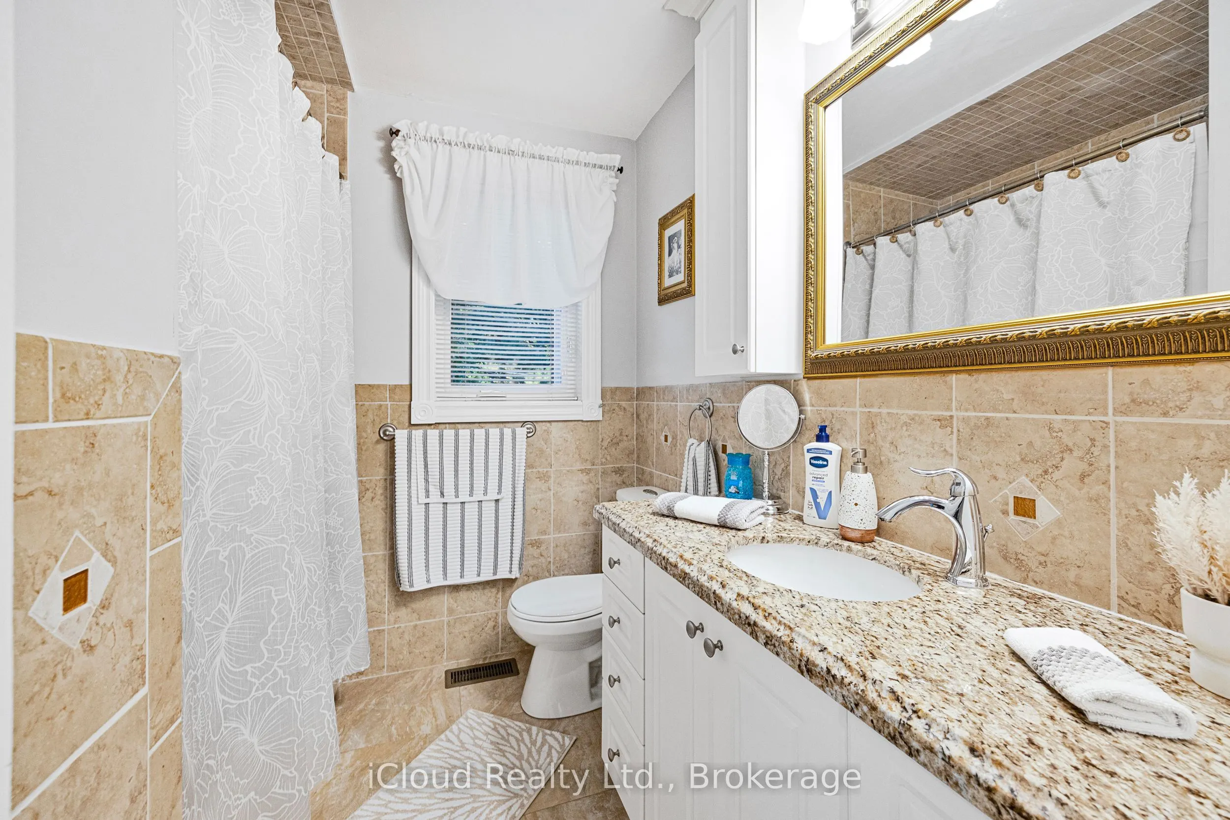 52 Kimbark Drive N
